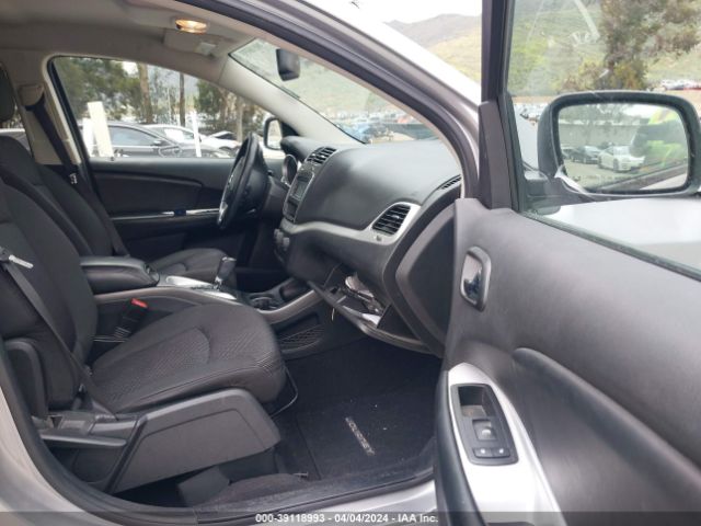 Photo 4 VIN: 3C4PDCBG6HT582232 - DODGE JOURNEY 