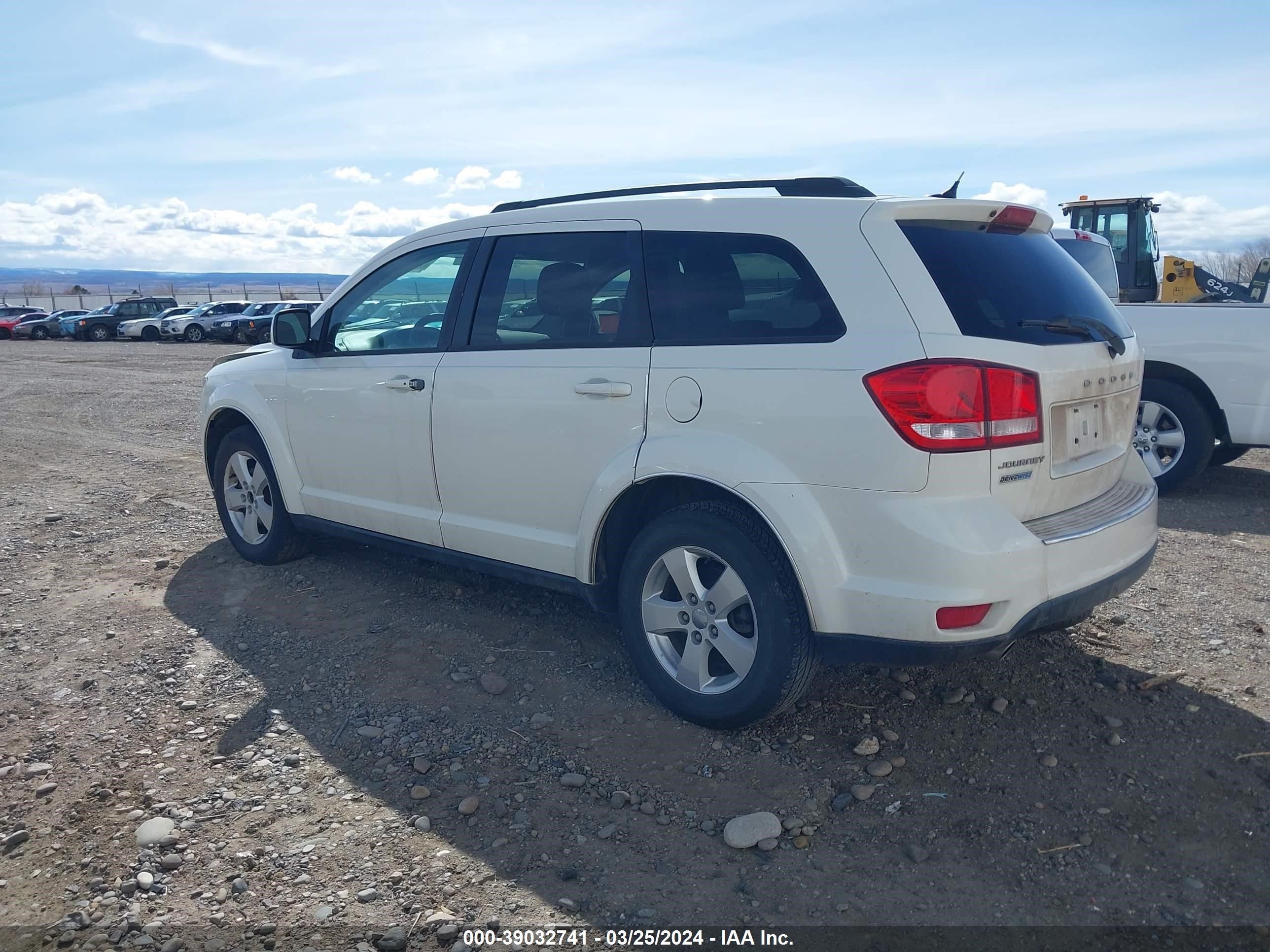 Photo 2 VIN: 3C4PDCBG7CT214196 - DODGE JOURNEY 