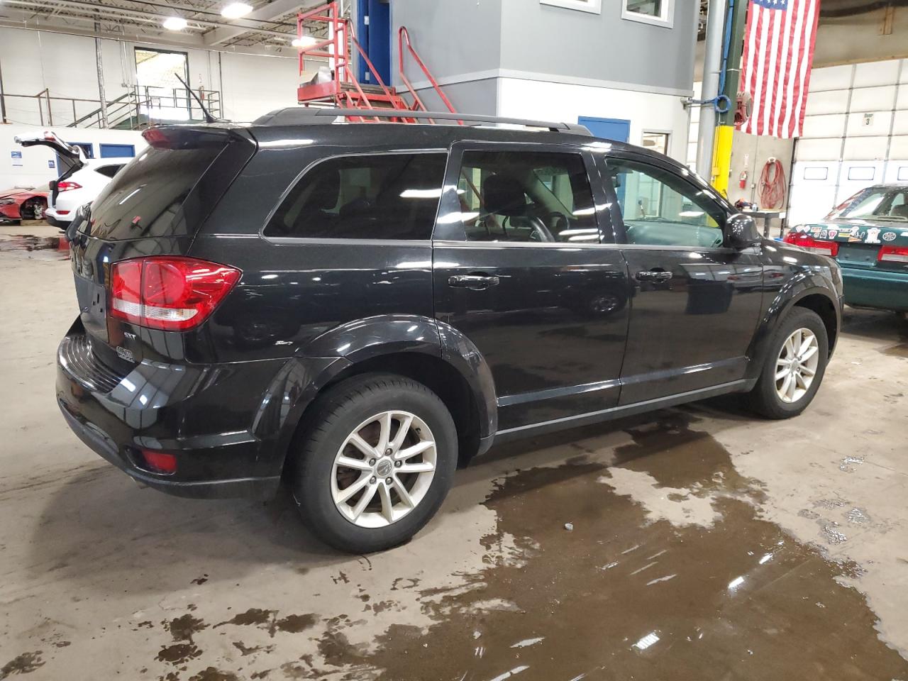 Photo 2 VIN: 3C4PDCBG7DT582234 - DODGE JOURNEY 