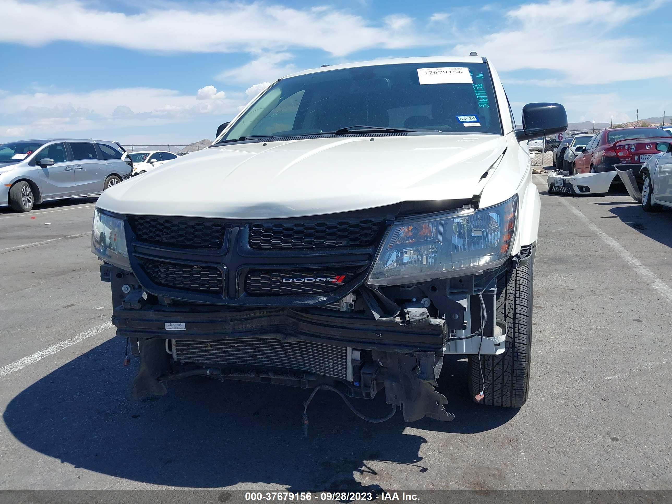 Photo 5 VIN: 3C4PDCBG7KT810374 - DODGE JOURNEY 