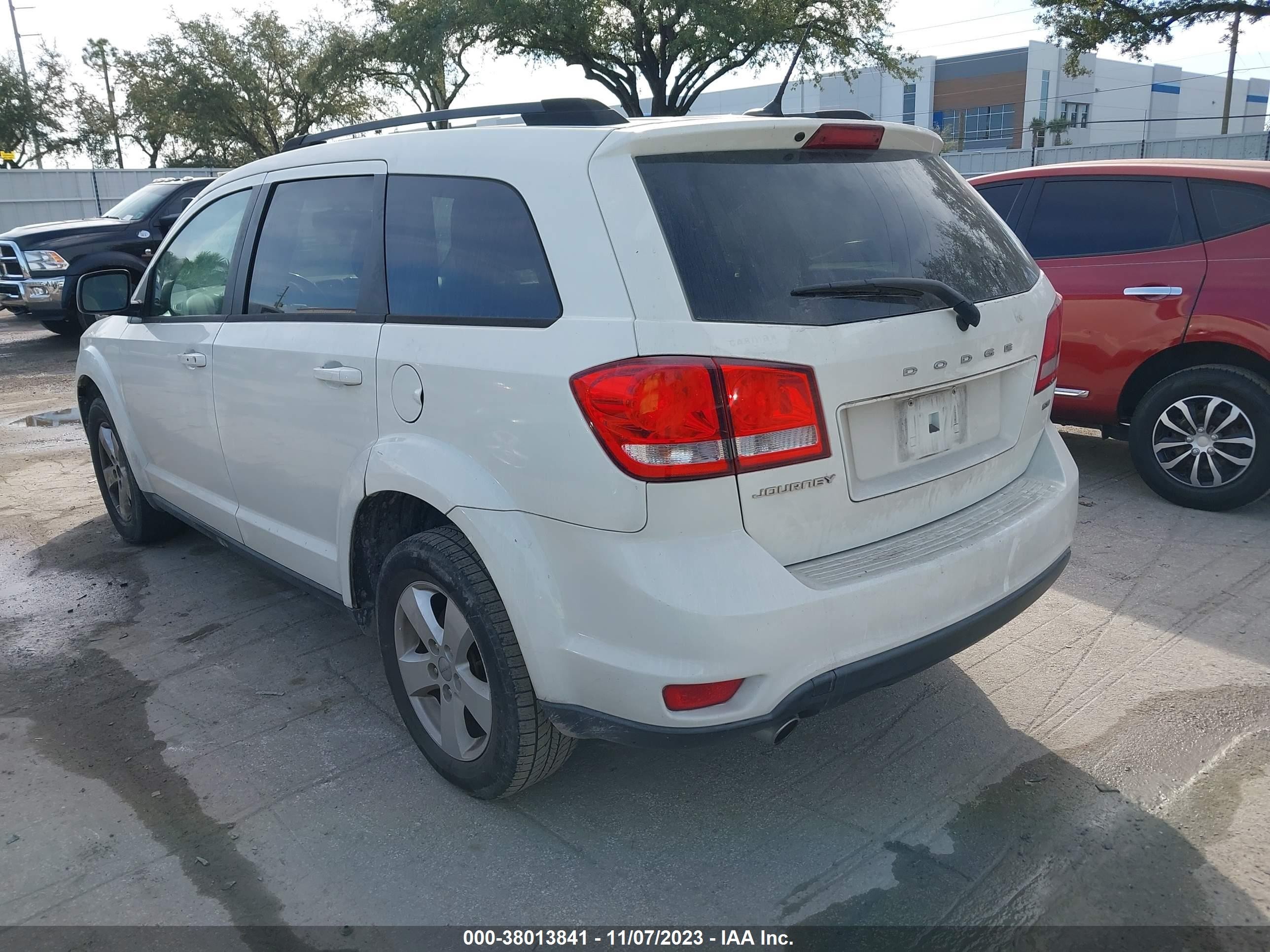 Photo 2 VIN: 3C4PDCBG8CT199269 - DODGE JOURNEY 