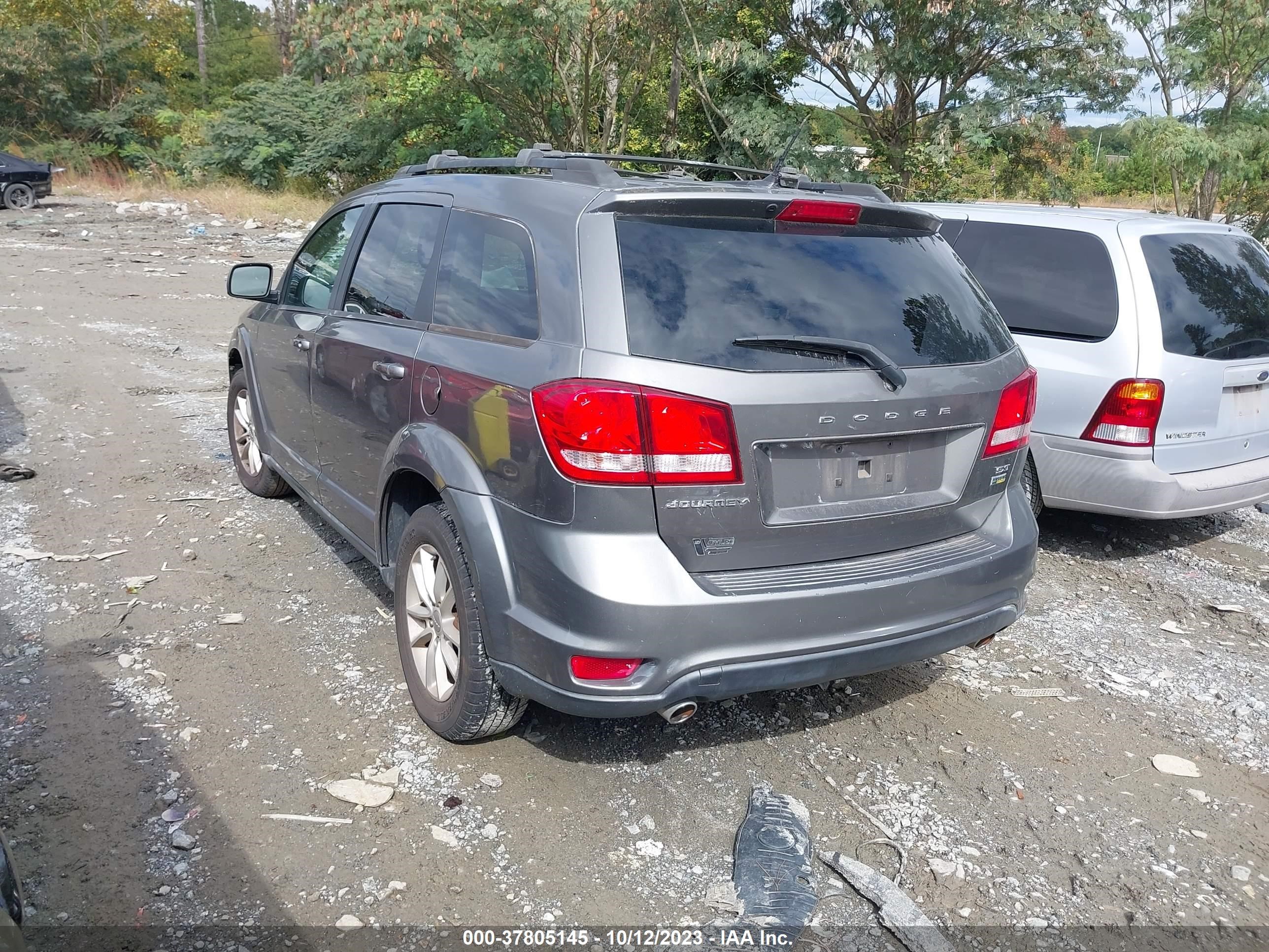 Photo 2 VIN: 3C4PDCBG8DT601289 - DODGE JOURNEY 