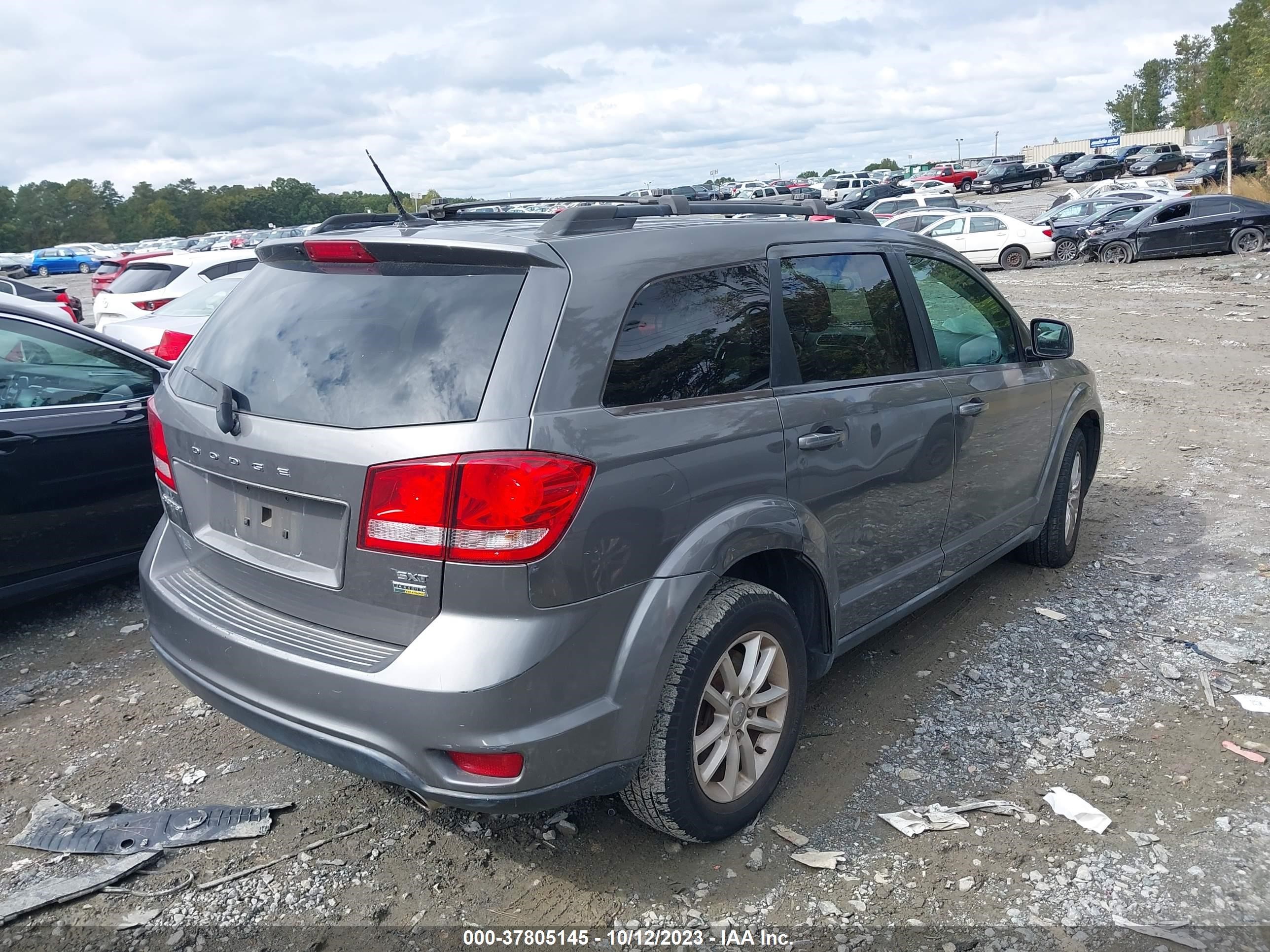 Photo 3 VIN: 3C4PDCBG8DT601289 - DODGE JOURNEY 