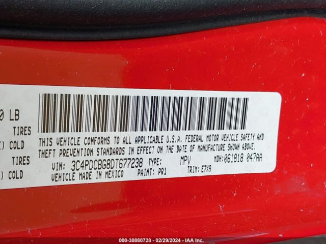 Photo 8 VIN: 3C4PDCBG8DT677238 - DODGE JOURNEY 