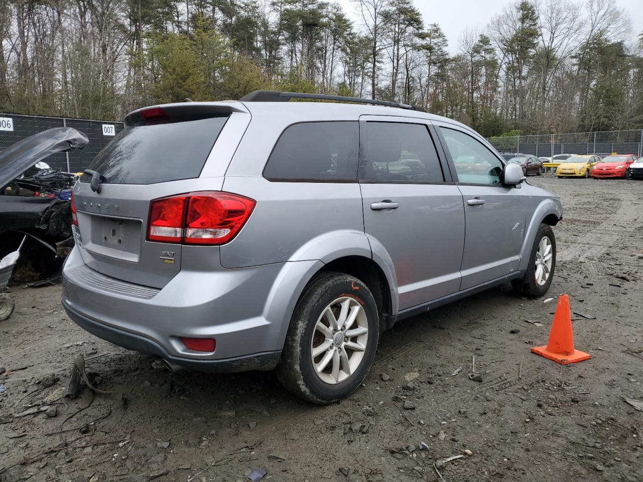 Photo 2 VIN: 3C4PDCBG8HT590915 - DODGE JOURNEY 