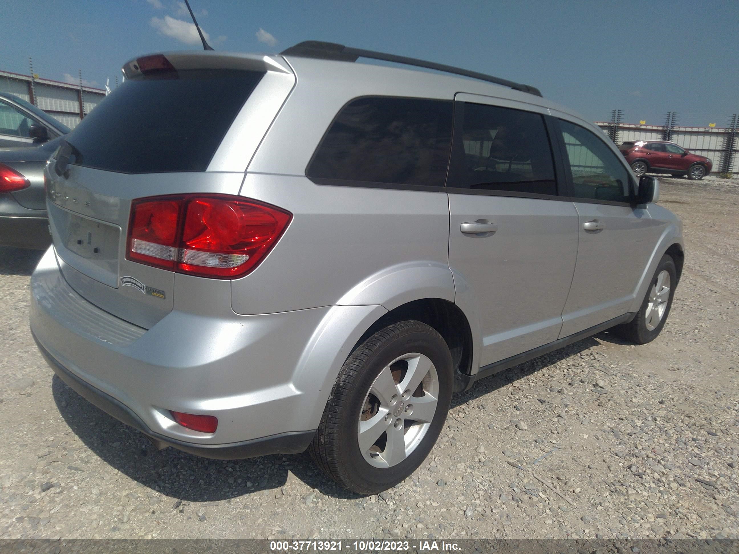 Photo 3 VIN: 3C4PDCBG9CT184179 - DODGE JOURNEY 