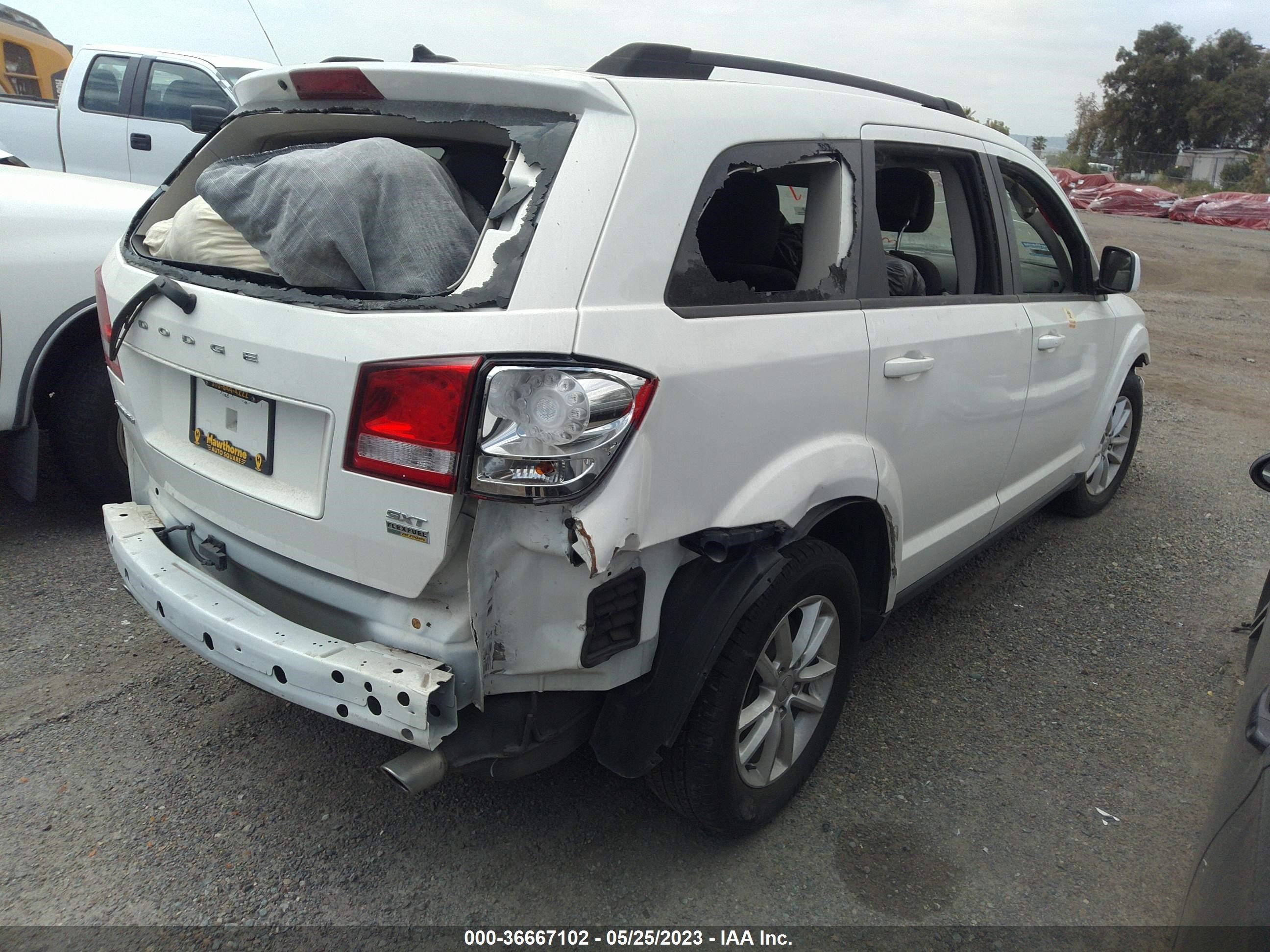 Photo 3 VIN: 3C4PDCBG9ET296872 - DODGE JOURNEY 