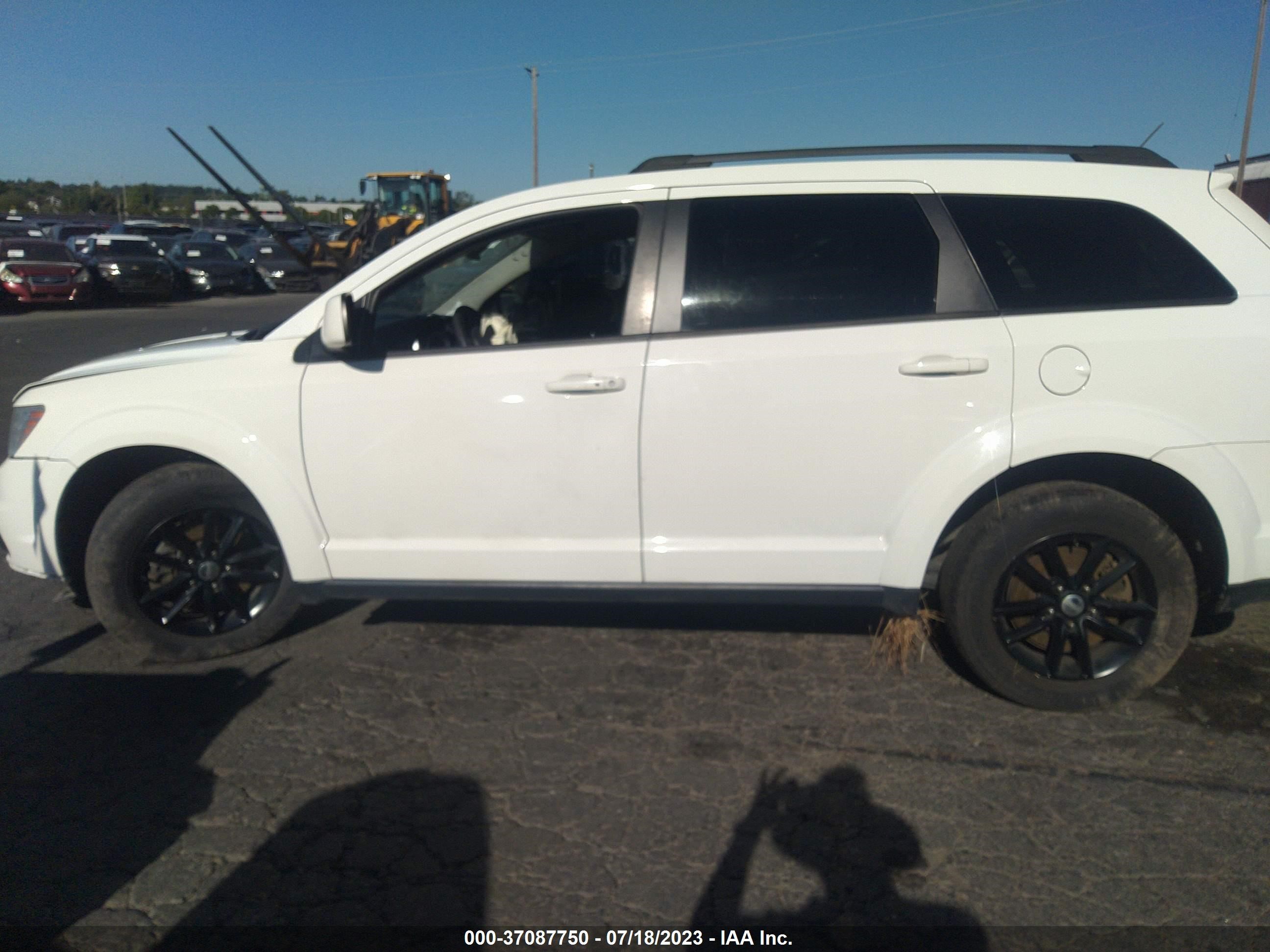 Photo 13 VIN: 3C4PDCBG9FT660211 - DODGE JOURNEY 