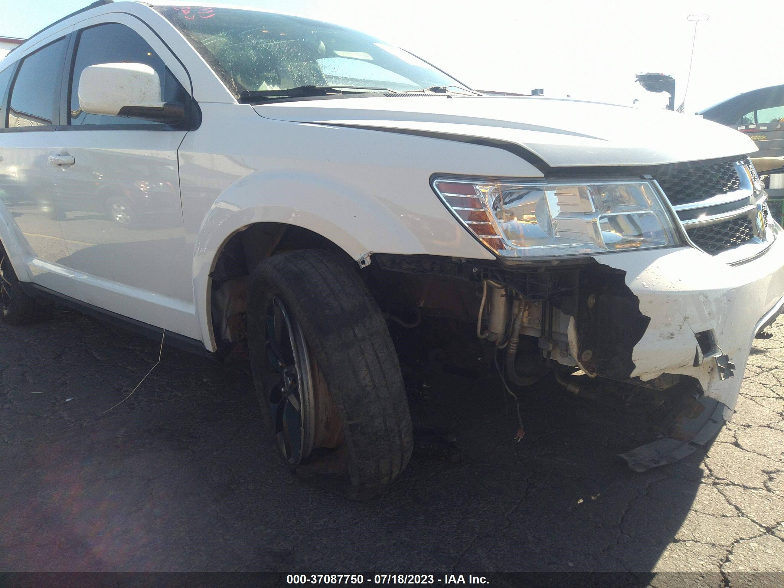 Photo 5 VIN: 3C4PDCBG9FT660211 - DODGE JOURNEY 