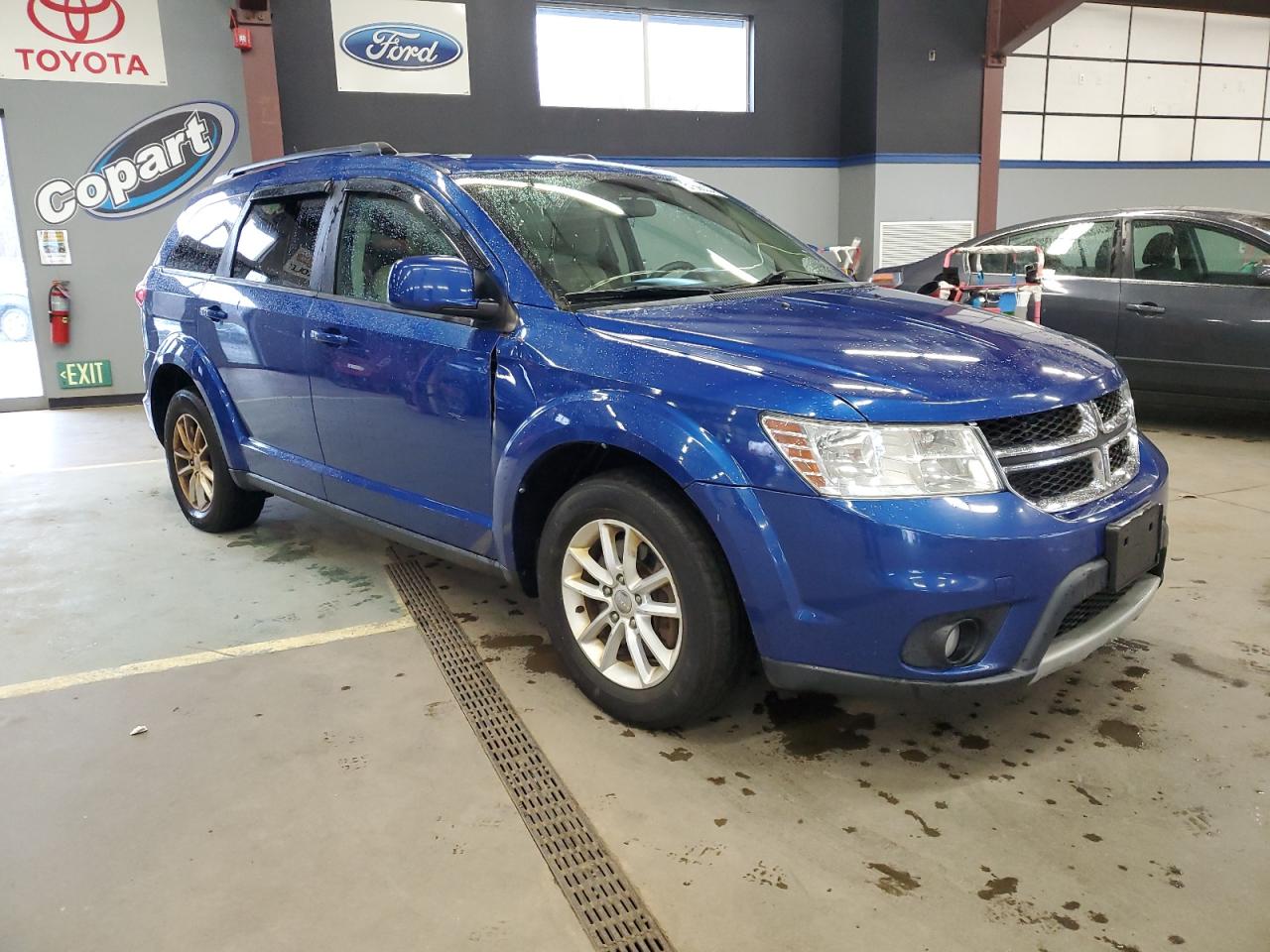 Photo 3 VIN: 3C4PDCBG9FT697002 - DODGE JOURNEY 