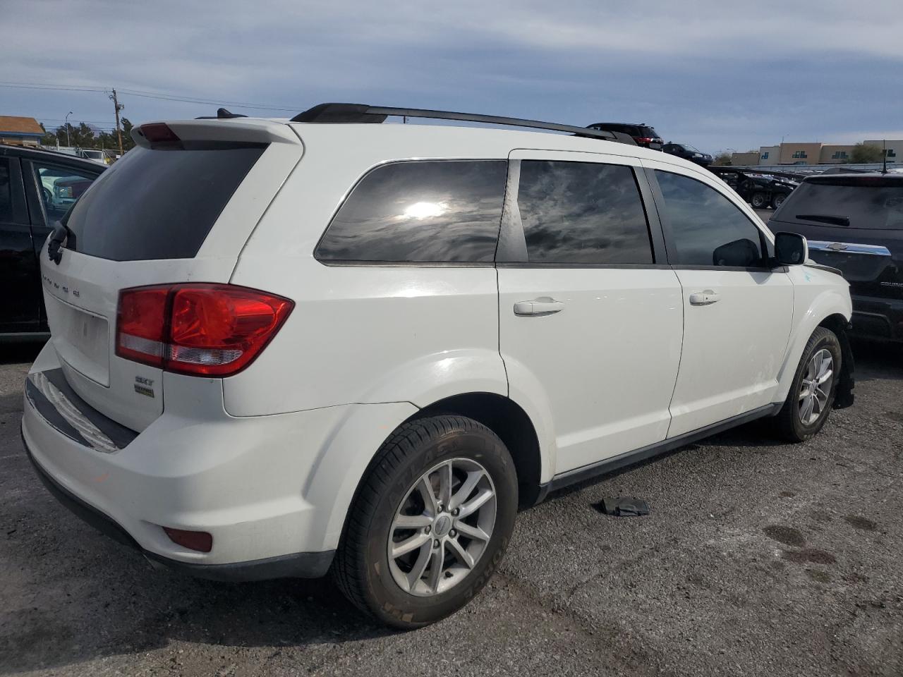 Photo 2 VIN: 3C4PDCBG9FT742195 - DODGE JOURNEY 