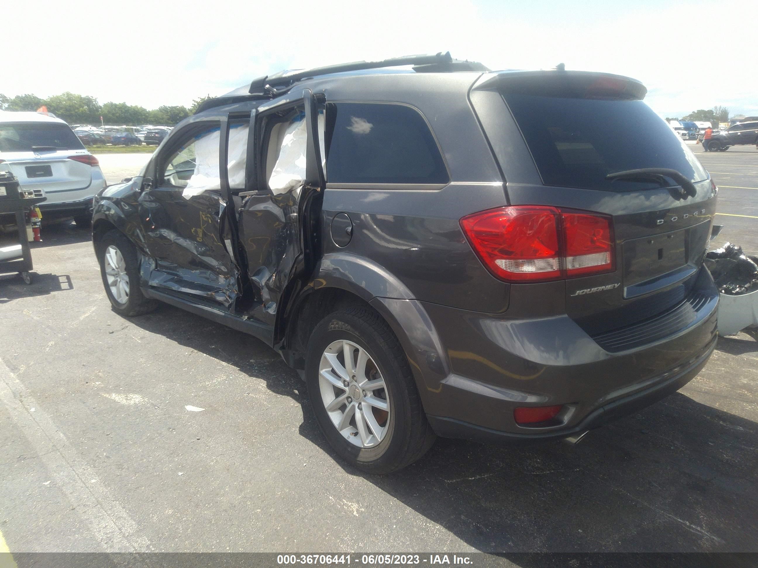 Photo 2 VIN: 3C4PDCBG9HT533834 - DODGE JOURNEY 