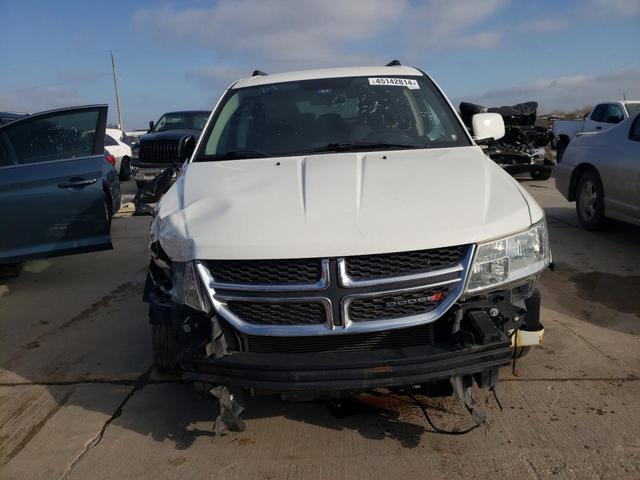 Photo 4 VIN: 3C4PDCBGXDT642037 - DODGE JOURNEY 