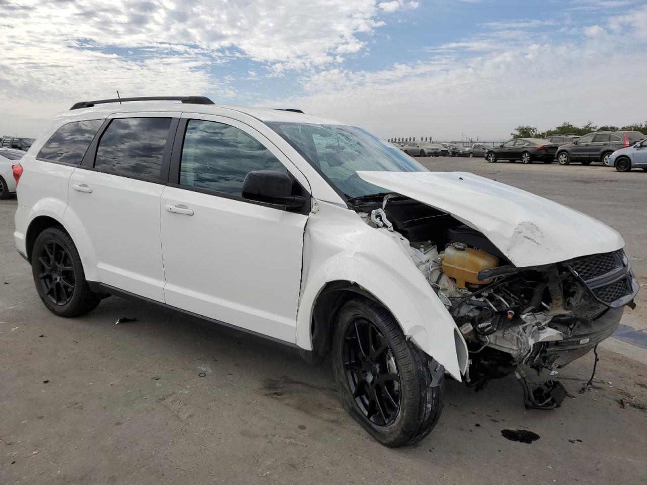 Photo 3 VIN: 3C4PDCBGXDT681629 - DODGE JOURNEY 