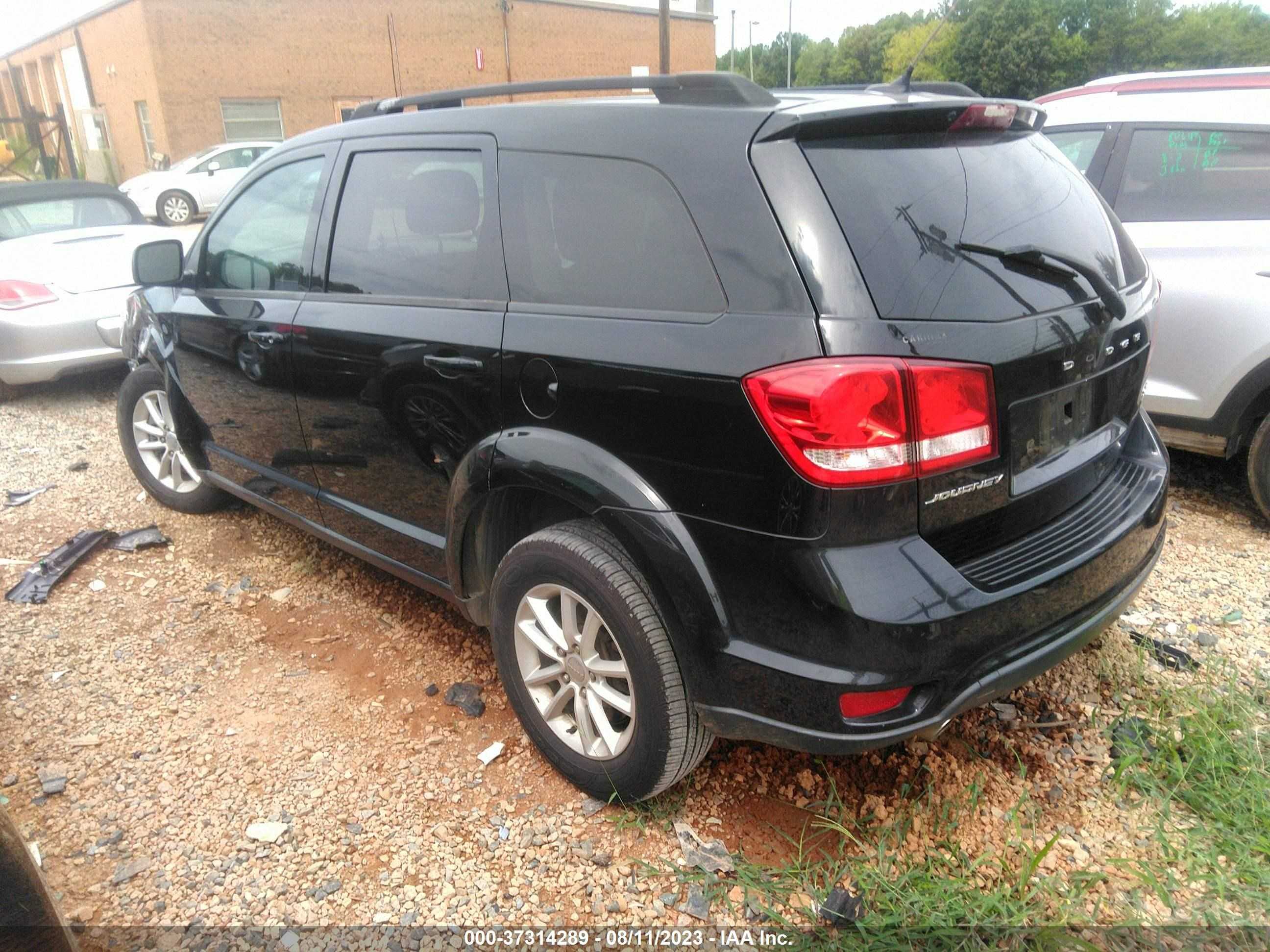 Photo 2 VIN: 3C4PDCBGXET211389 - DODGE JOURNEY 