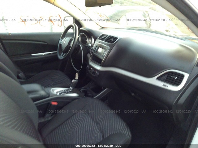 Photo 4 VIN: 3C4PDCBGXFT744165 - DODGE JOURNEY 