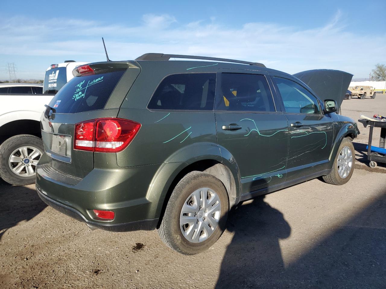 Photo 2 VIN: 3C4PDCBGXJT529944 - DODGE JOURNEY 