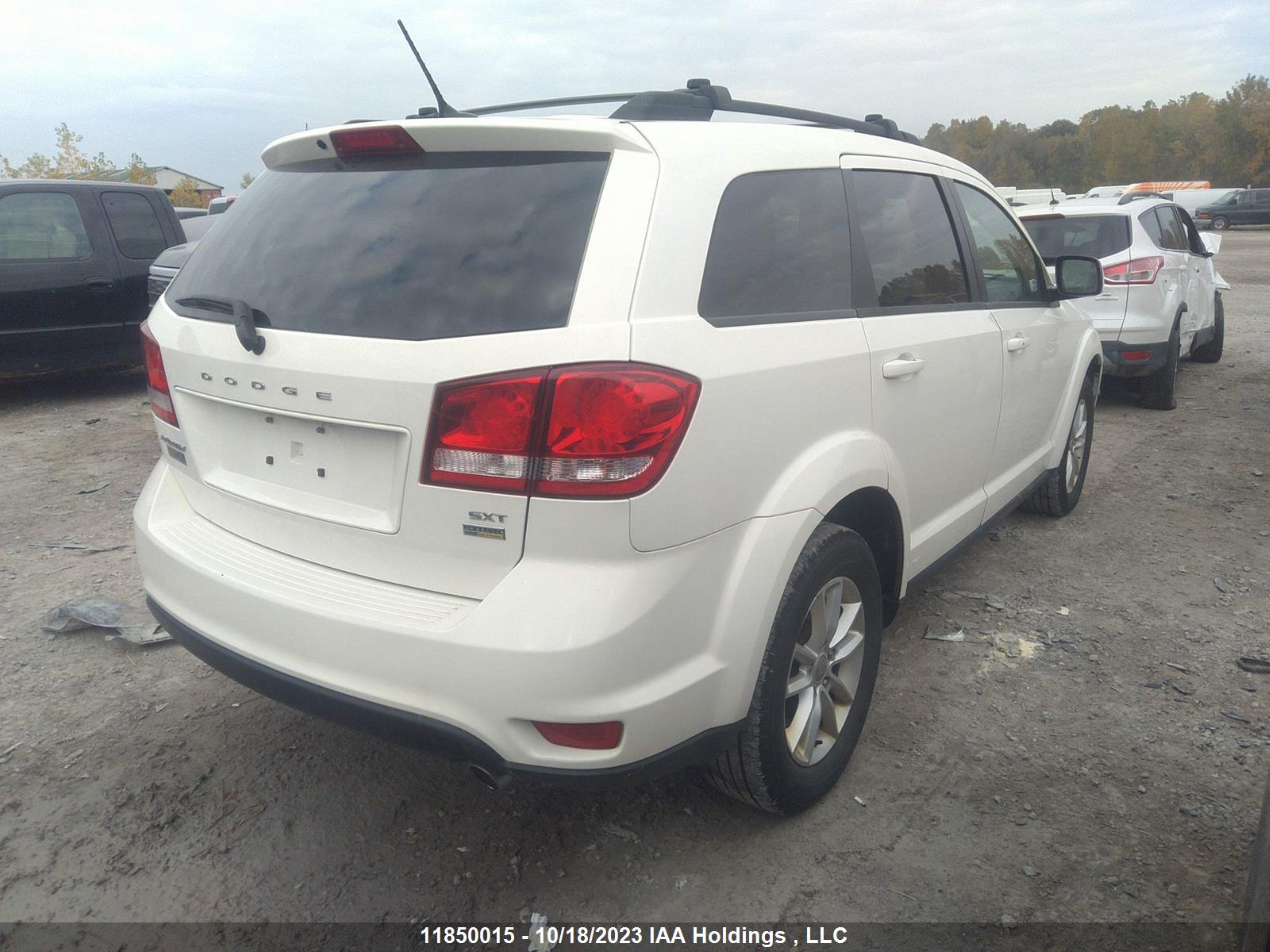 Photo 3 VIN: 3C4PDCCG2DT708191 - DODGE JOURNEY 