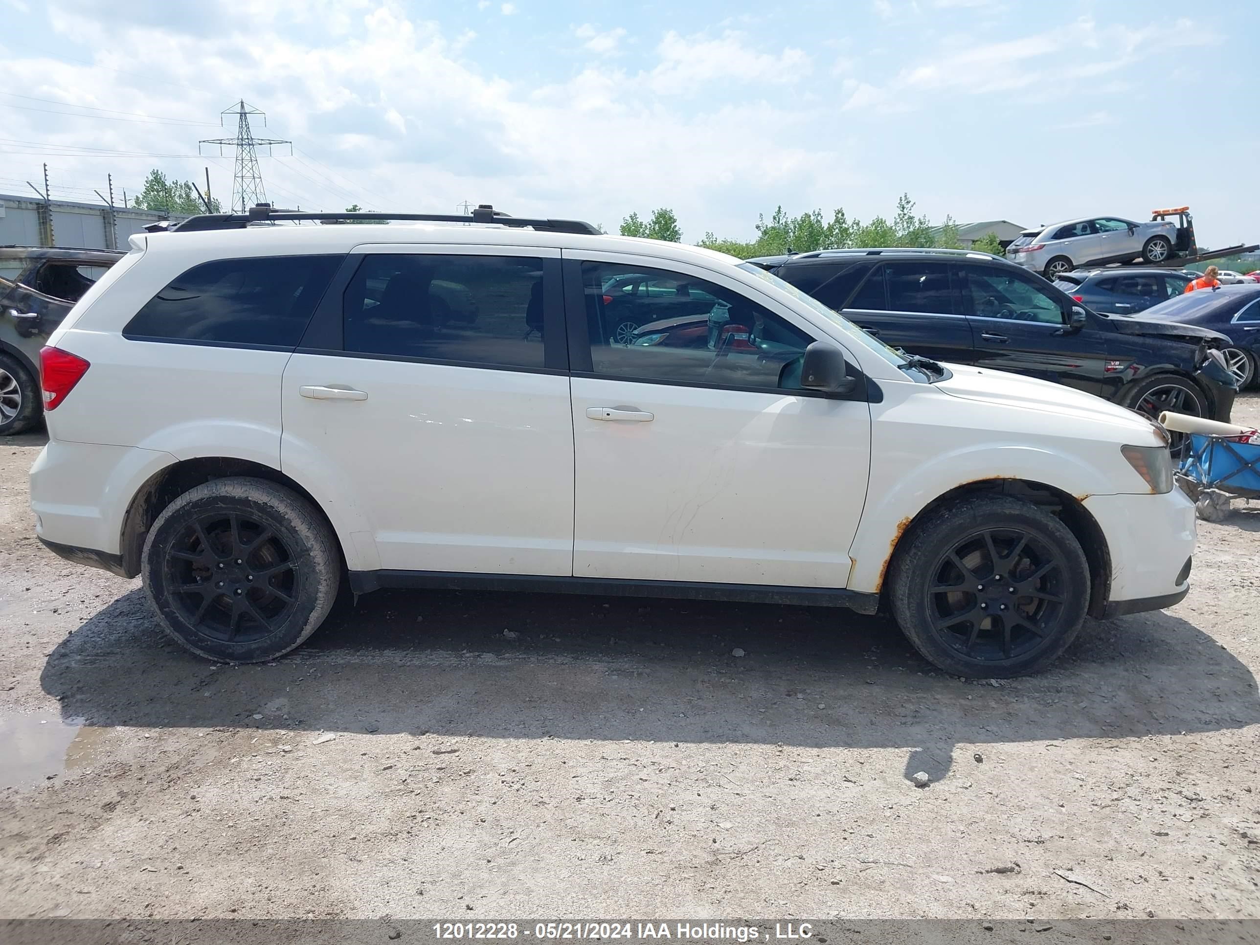 Photo 13 VIN: 3C4PDCCG3GT145432 - DODGE JOURNEY 