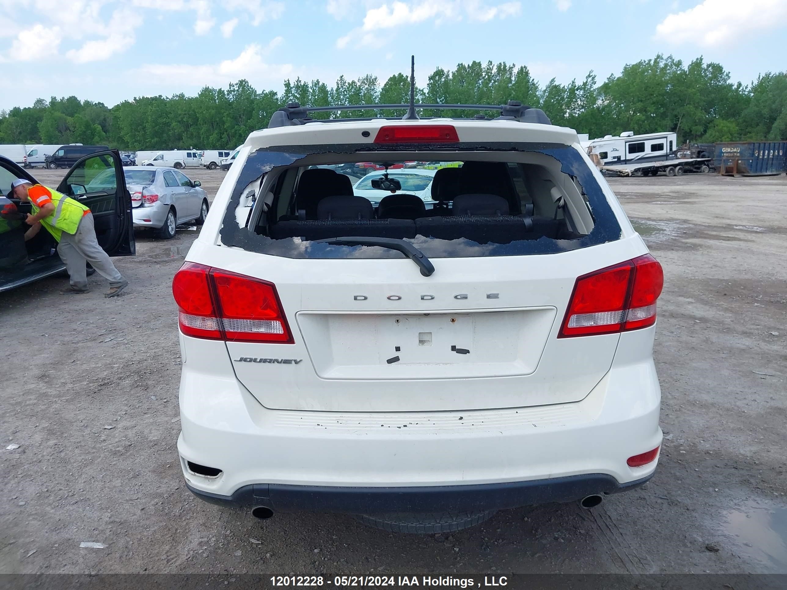 Photo 16 VIN: 3C4PDCCG3GT145432 - DODGE JOURNEY 