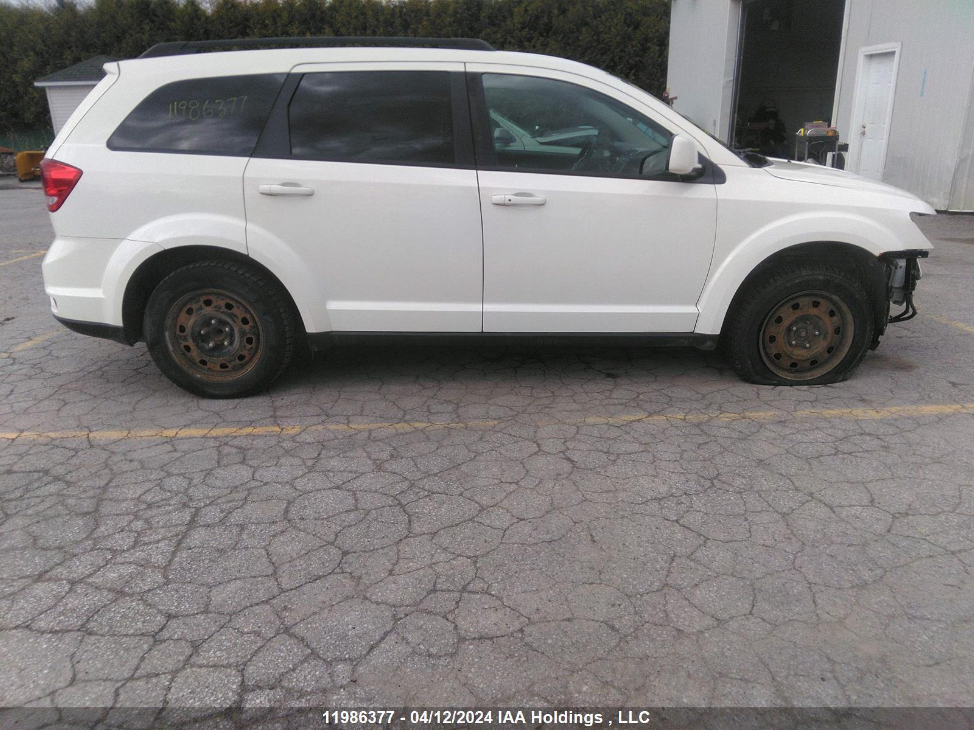 Photo 13 VIN: 3C4PDCCG4ET109424 - DODGE JOURNEY 