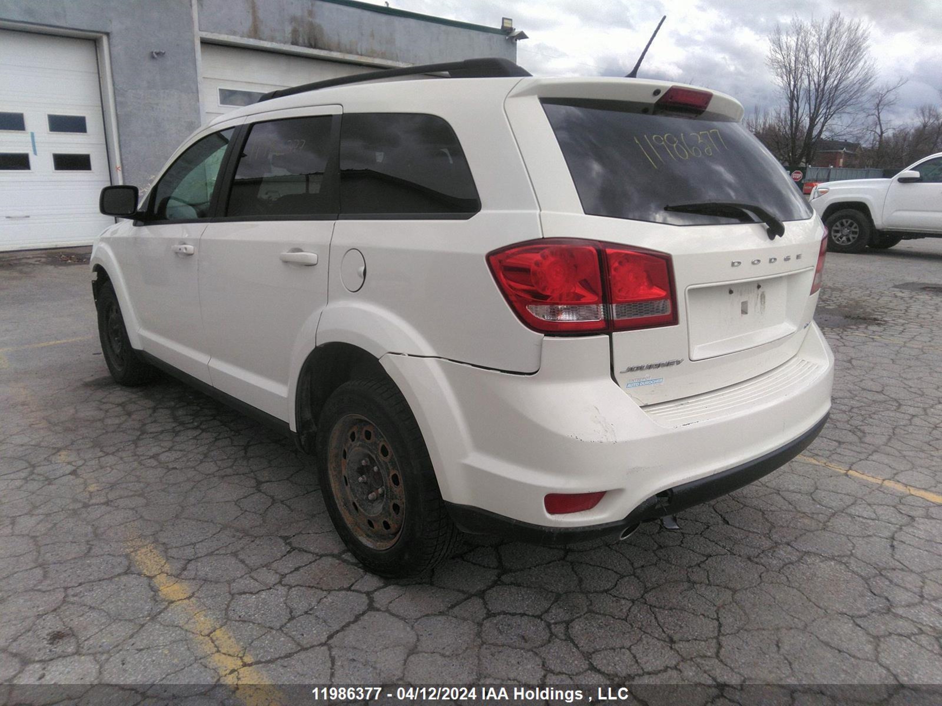 Photo 2 VIN: 3C4PDCCG4ET109424 - DODGE JOURNEY 