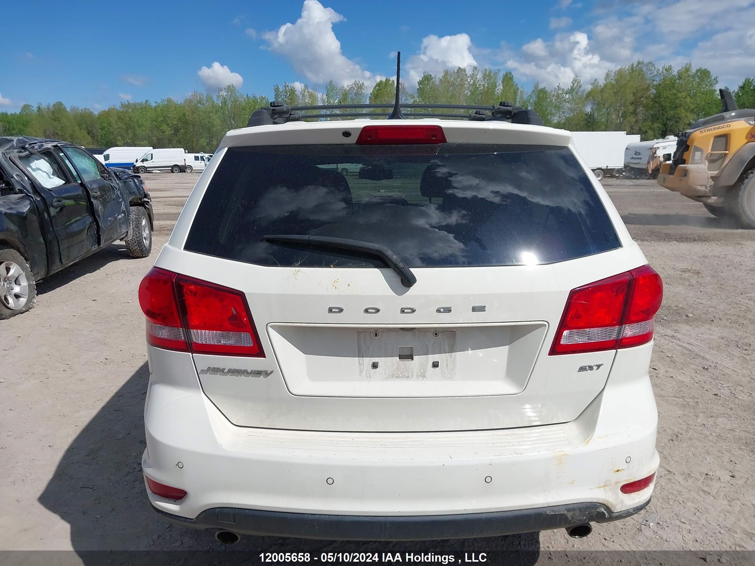 Photo 15 VIN: 3C4PDCCG4ET252194 - DODGE JOURNEY 