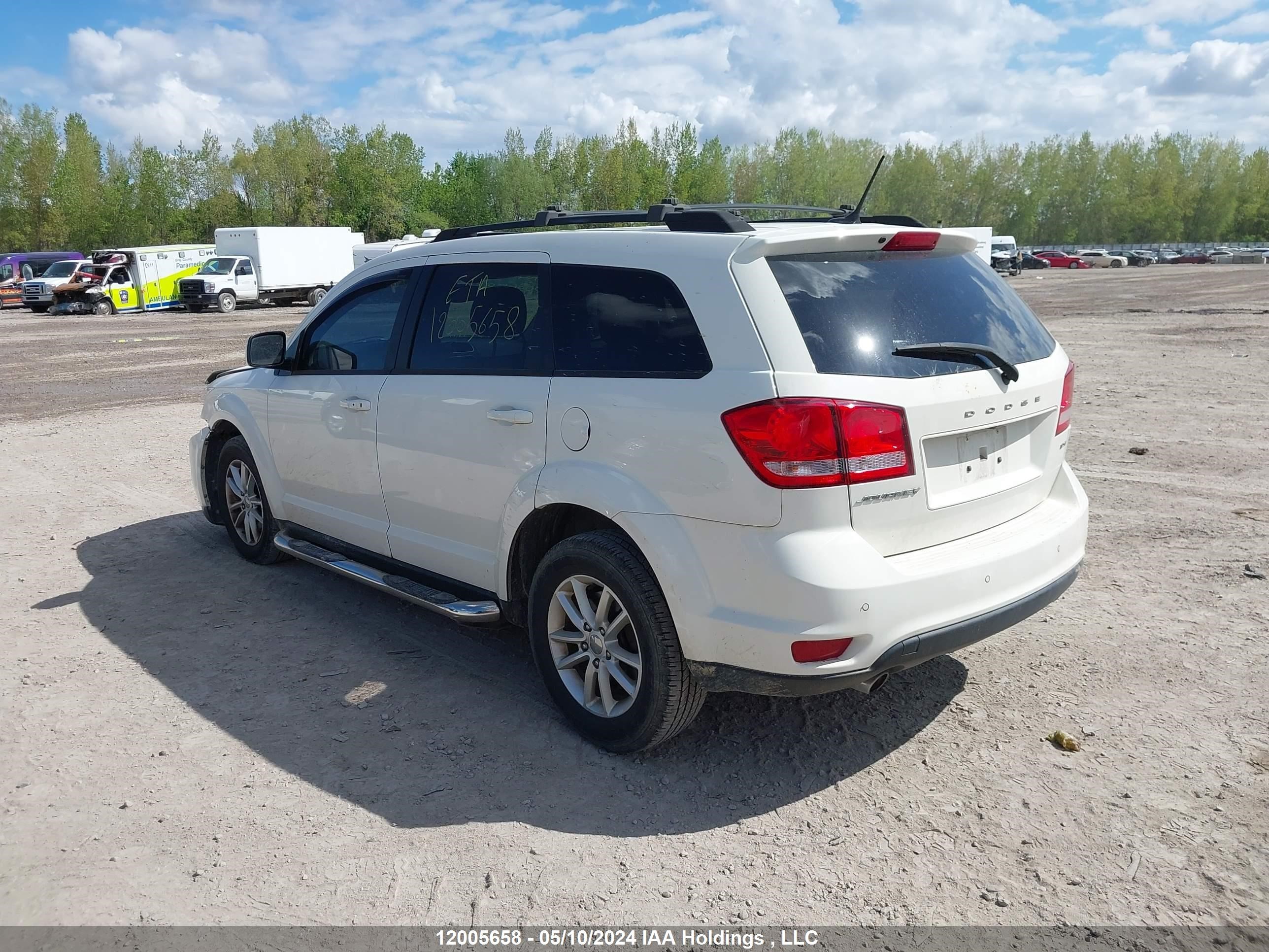 Photo 2 VIN: 3C4PDCCG4ET252194 - DODGE JOURNEY 