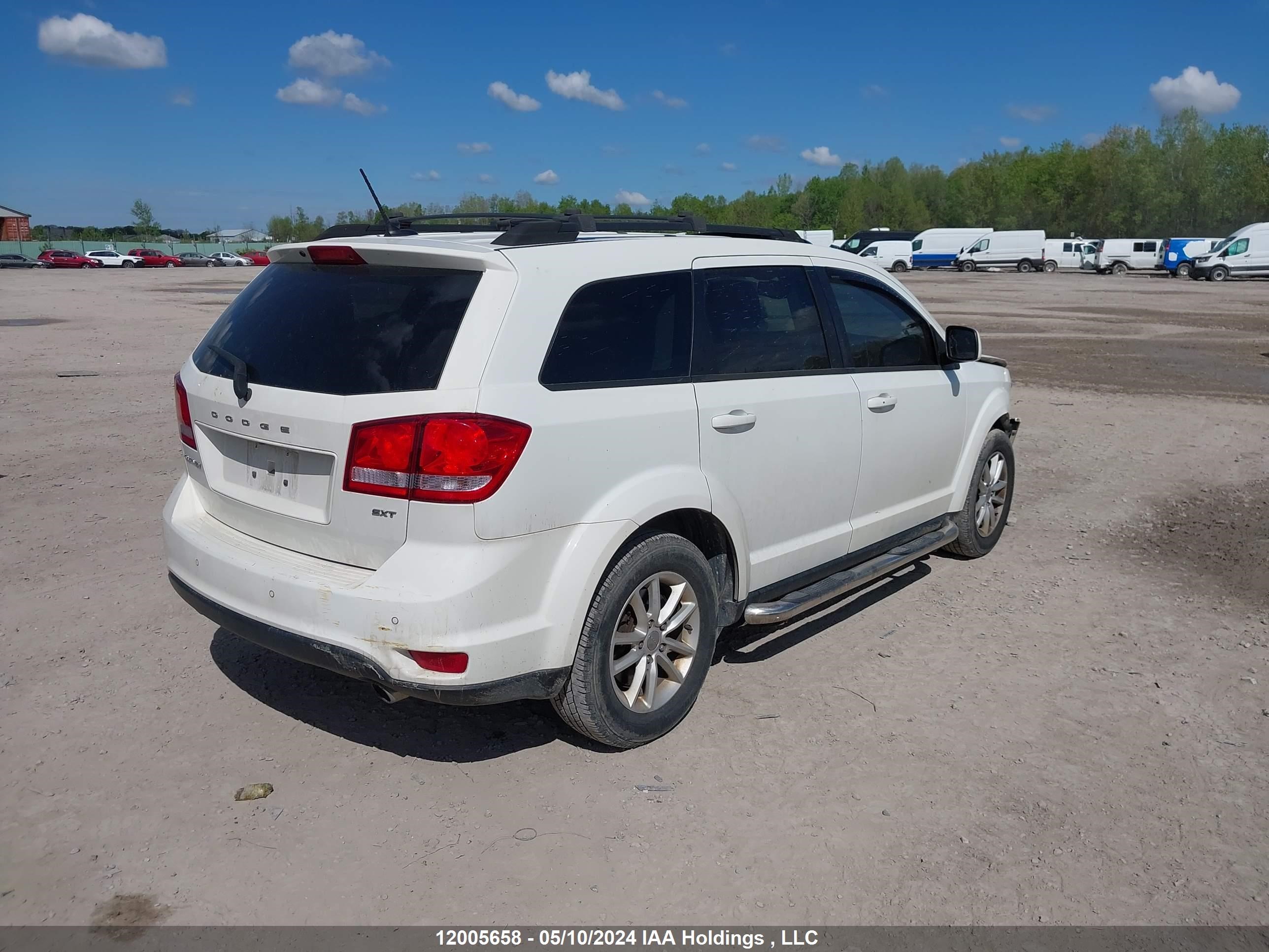 Photo 3 VIN: 3C4PDCCG4ET252194 - DODGE JOURNEY 