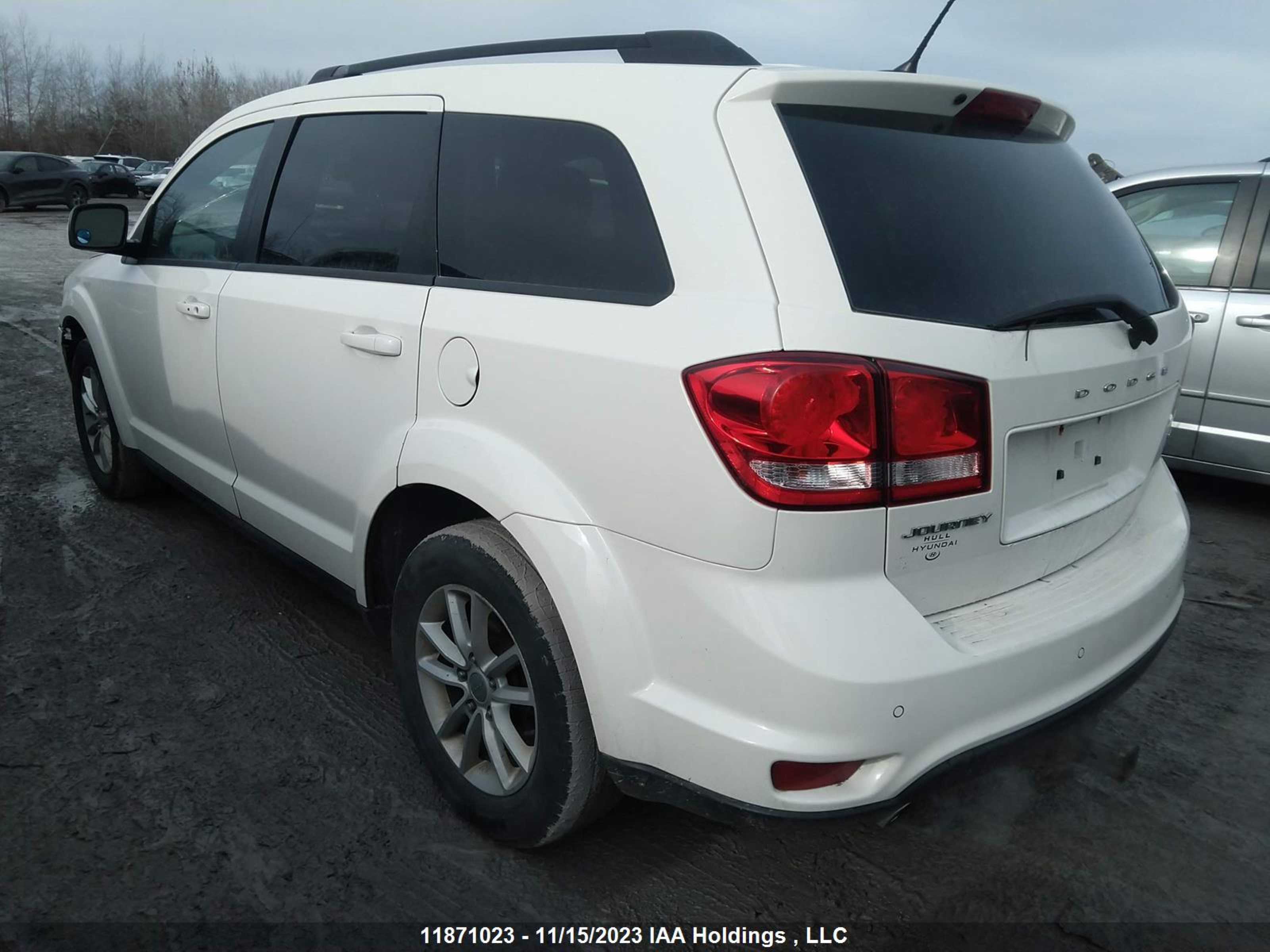 Photo 2 VIN: 3C4PDCCG6DT637626 - DODGE JOURNEY 