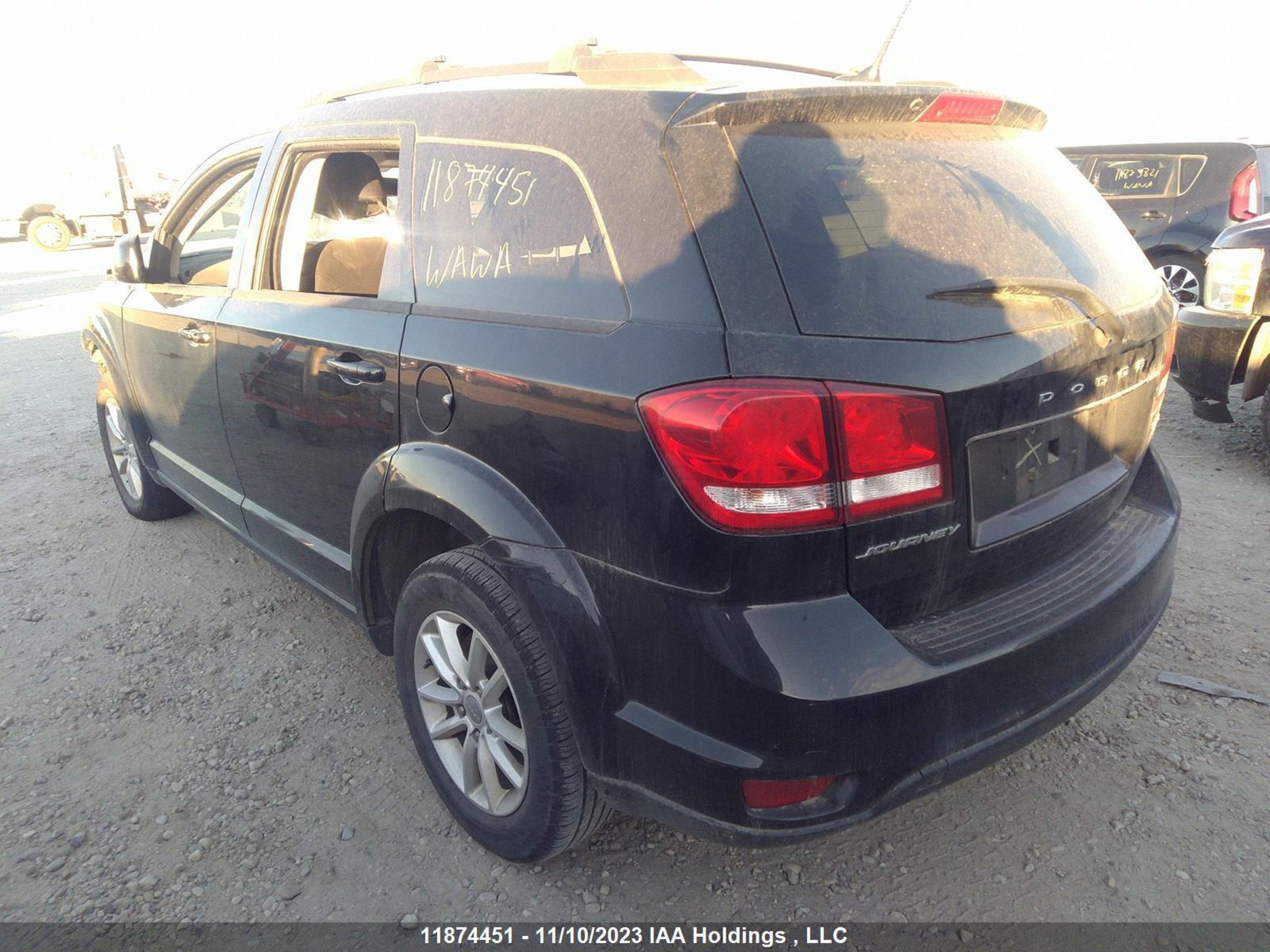 Photo 2 VIN: 3C4PDCCG7FT697563 - DODGE JOURNEY 