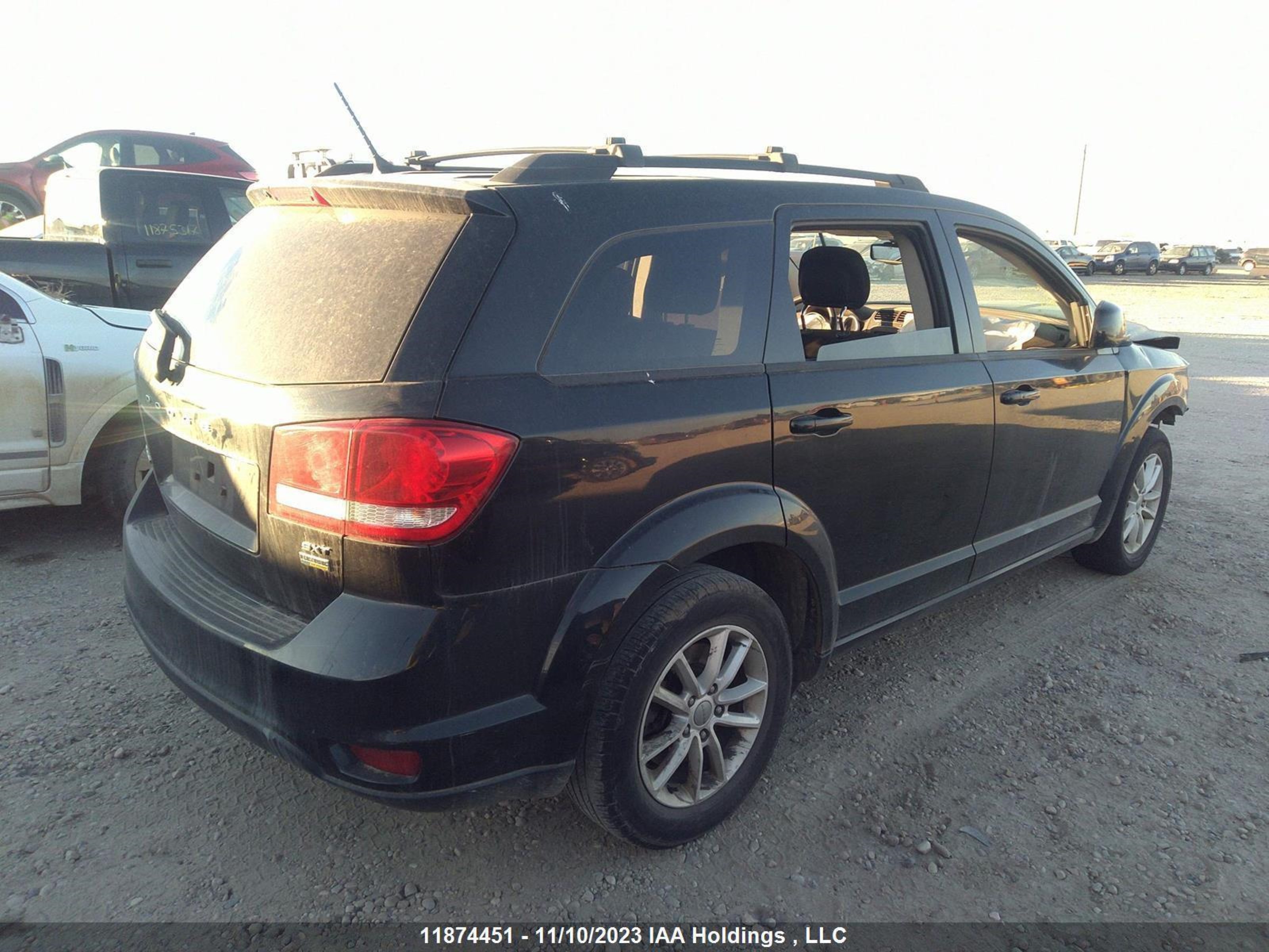 Photo 3 VIN: 3C4PDCCG7FT697563 - DODGE JOURNEY 