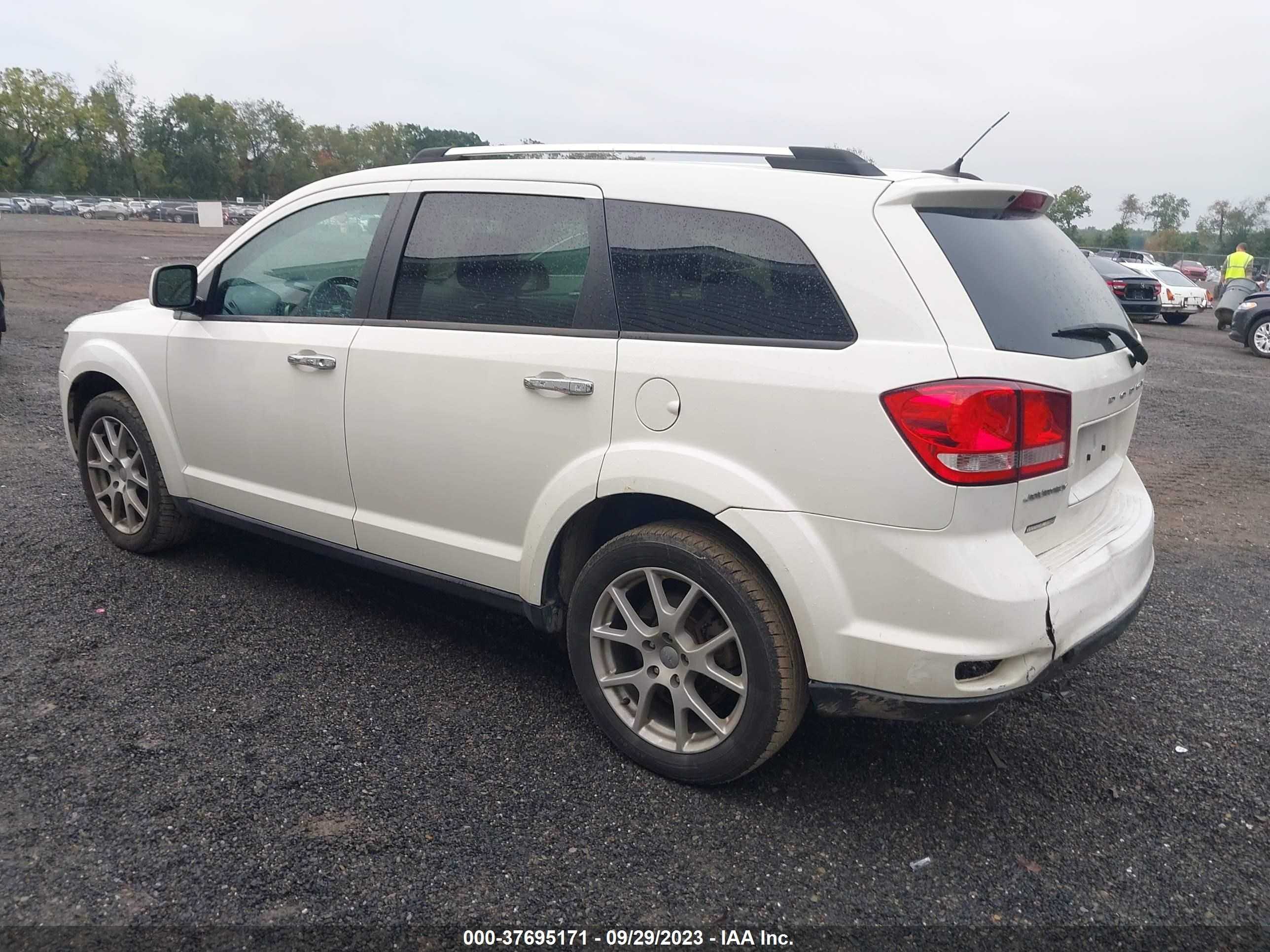 Photo 2 VIN: 3C4PDCDG7DT591531 - DODGE JOURNEY 