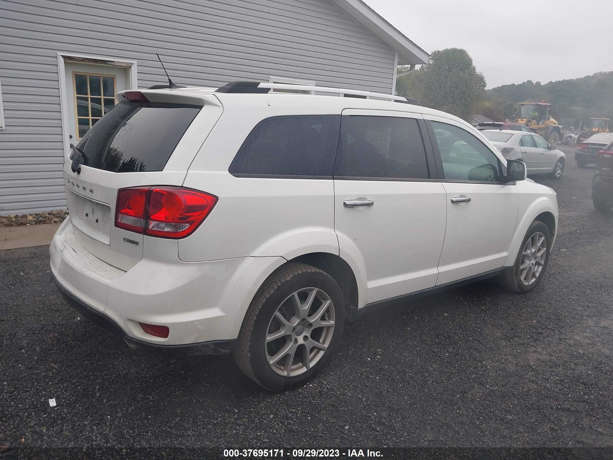 Photo 3 VIN: 3C4PDCDG7DT591531 - DODGE JOURNEY 