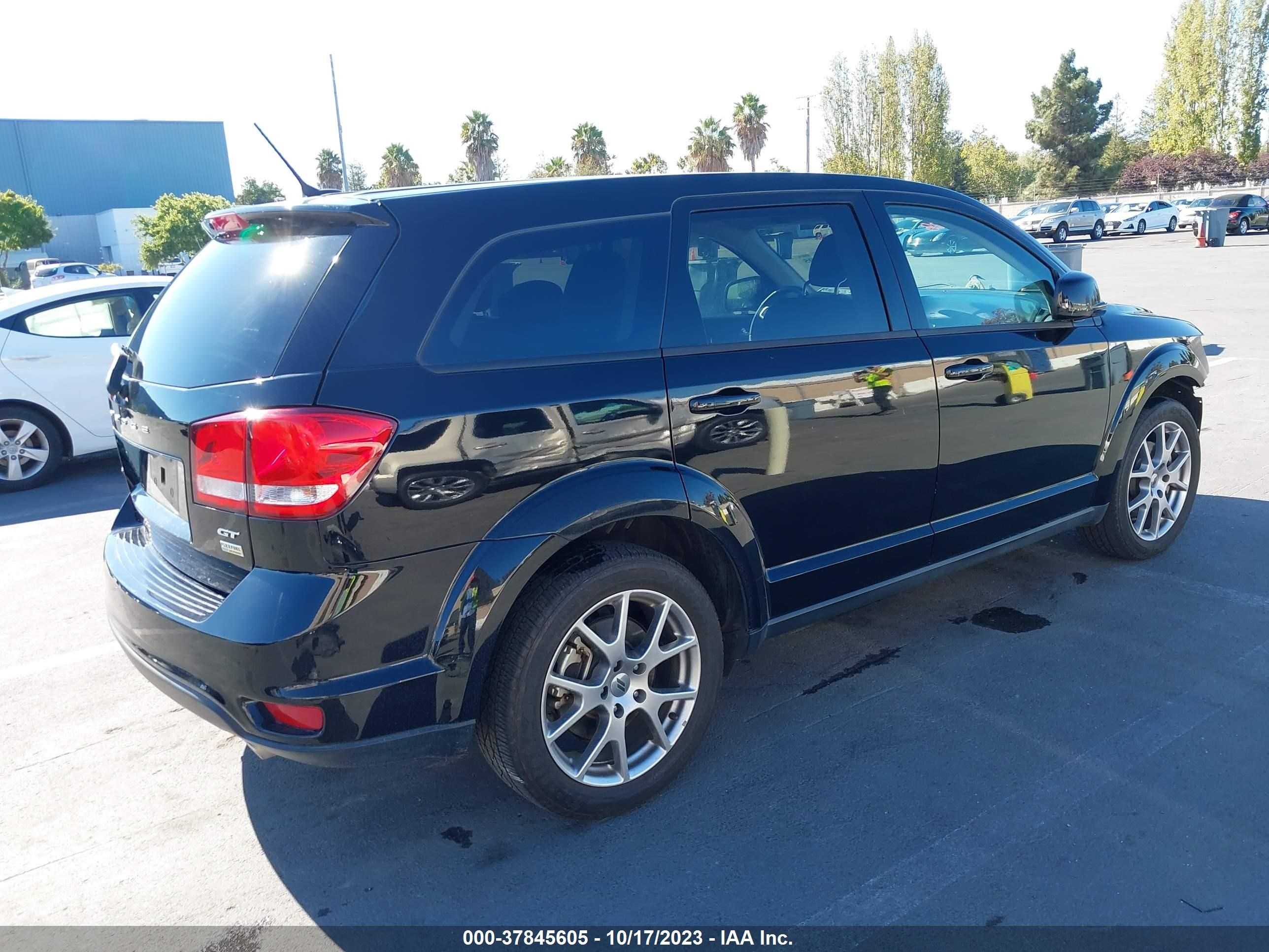 Photo 3 VIN: 3C4PDCEG1JT381159 - DODGE JOURNEY 