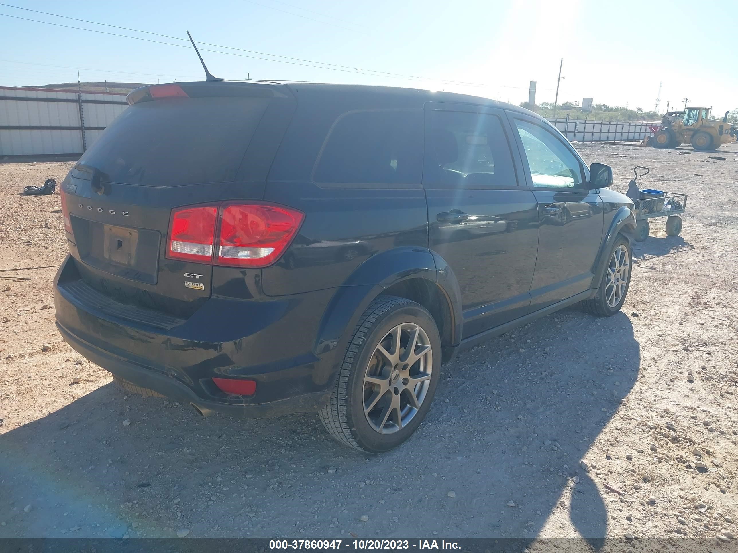 Photo 3 VIN: 3C4PDCEG2JT352320 - DODGE JOURNEY 