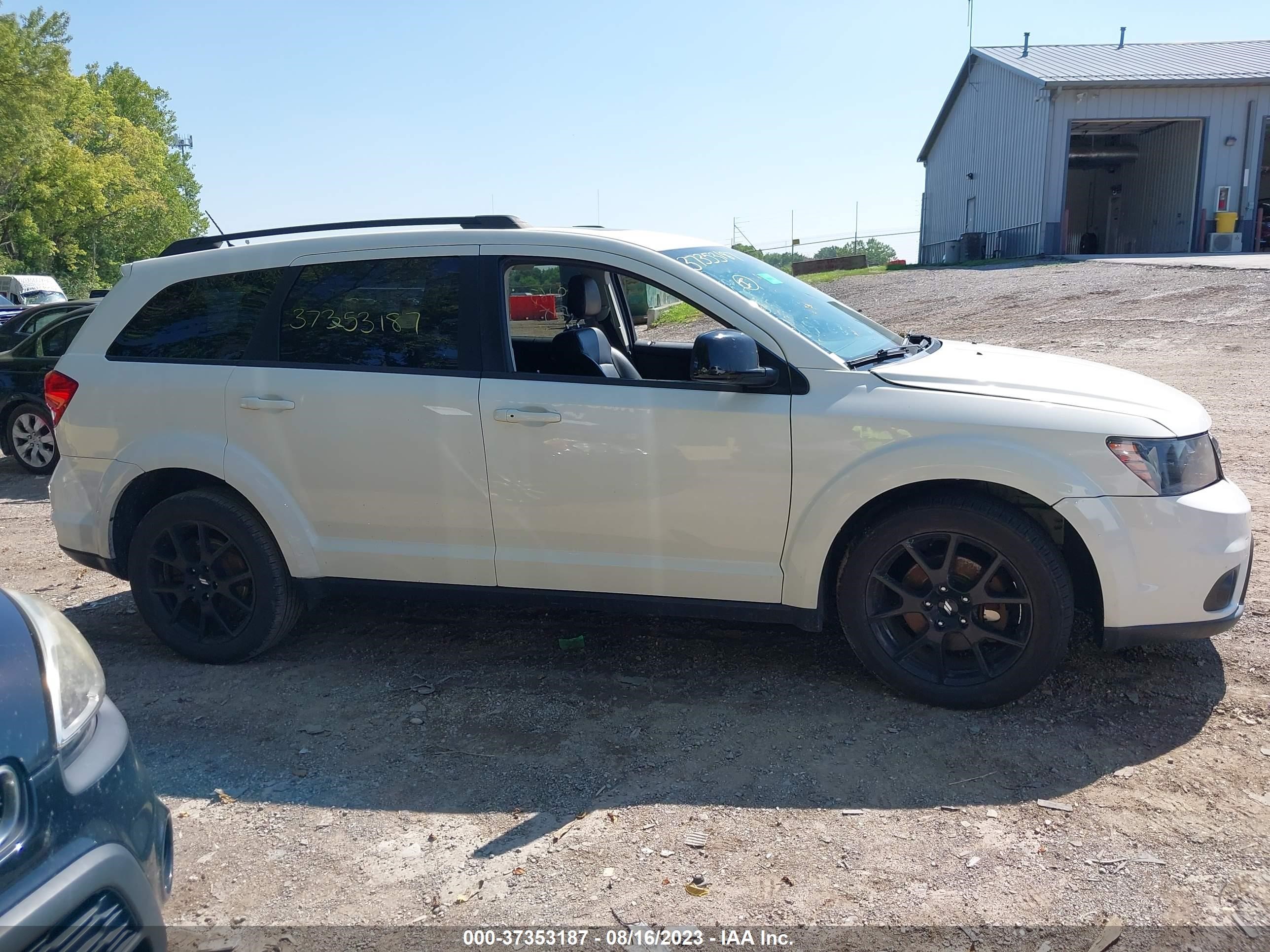 Photo 12 VIN: 3C4PDCEG5JT219163 - DODGE JOURNEY 