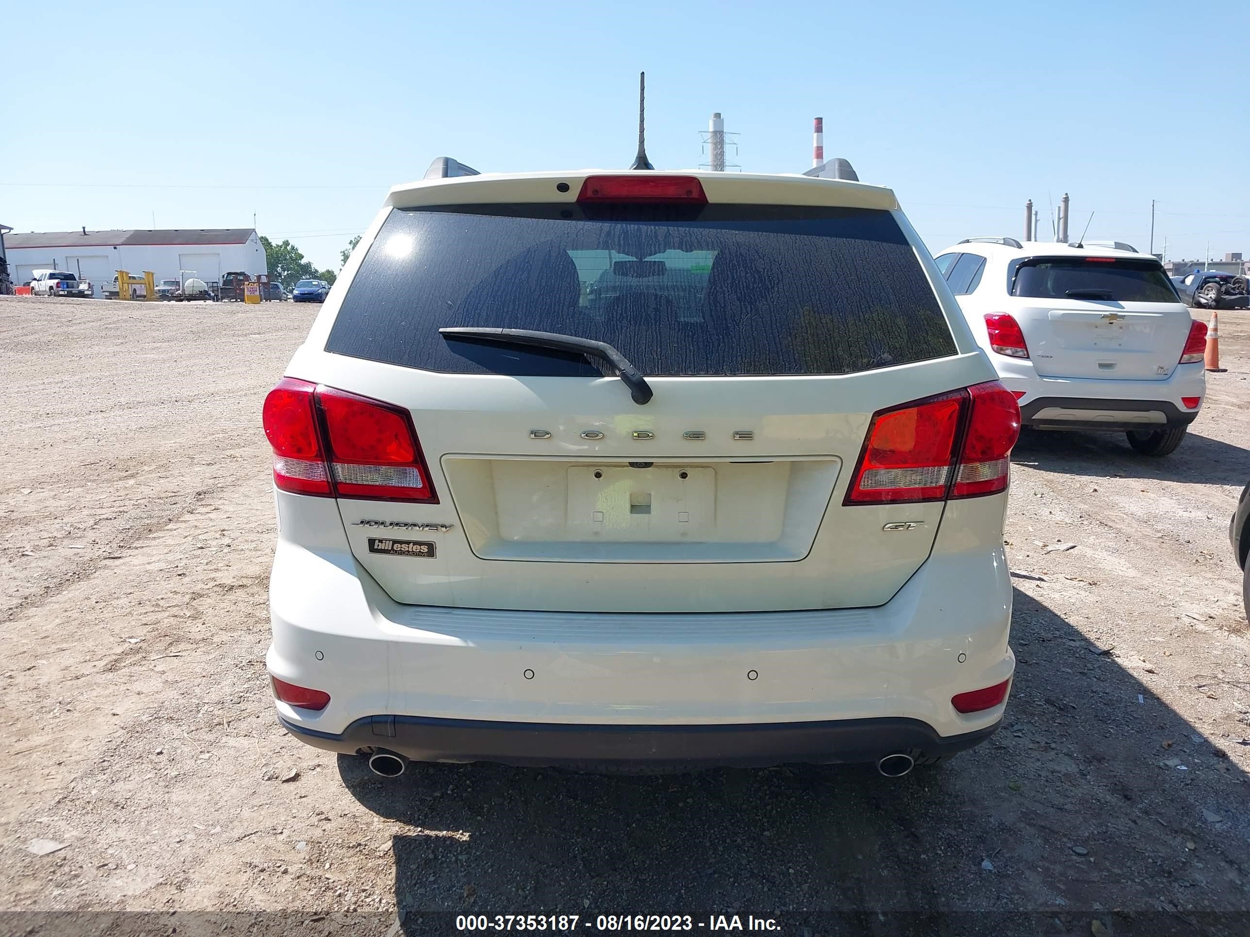 Photo 15 VIN: 3C4PDCEG5JT219163 - DODGE JOURNEY 