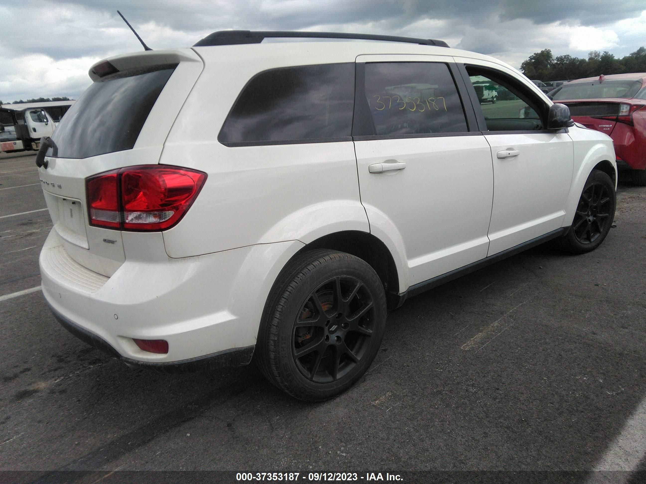 Photo 3 VIN: 3C4PDCEG5JT219163 - DODGE JOURNEY 