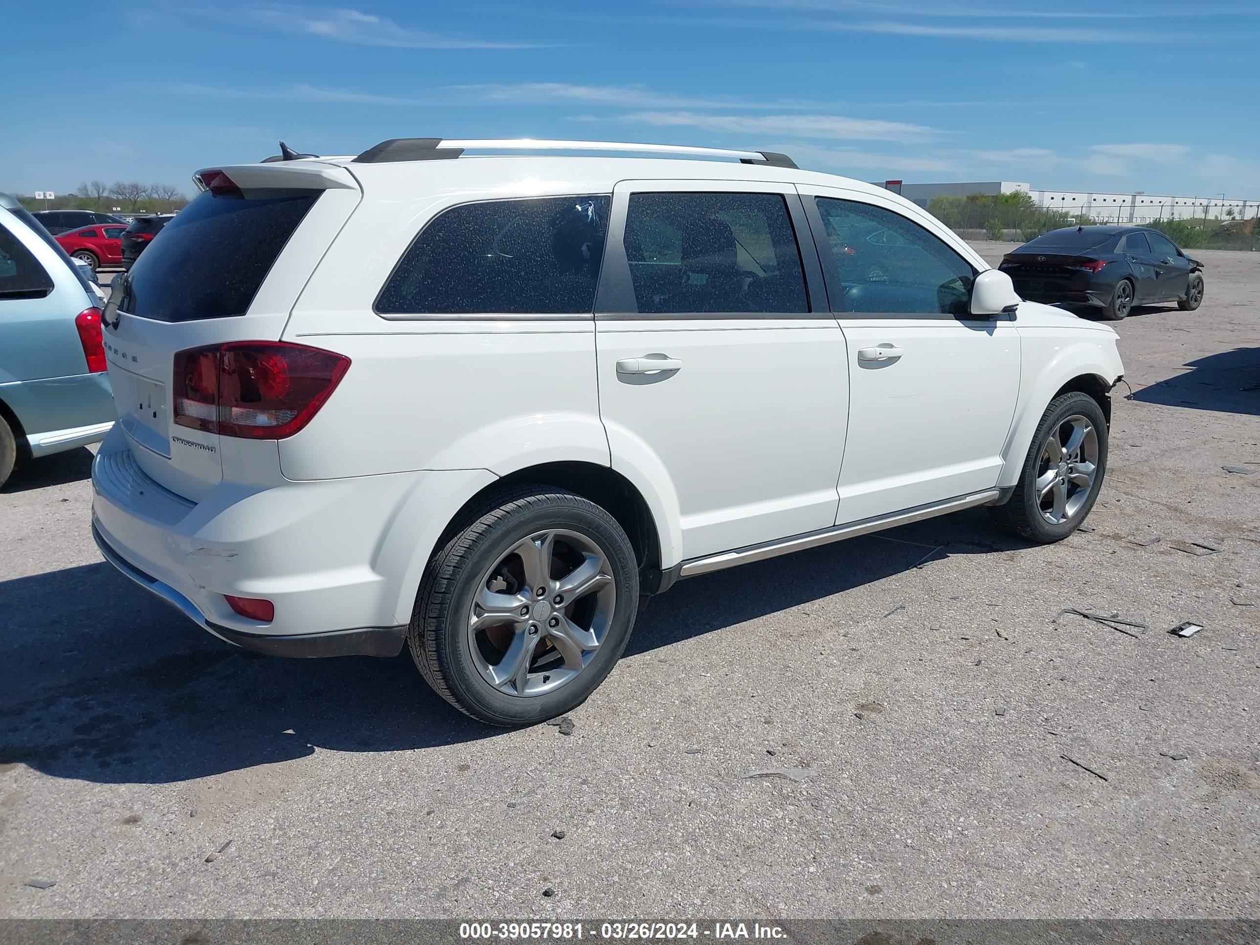 Photo 3 VIN: 3C4PDCGB6GT148078 - DODGE JOURNEY 