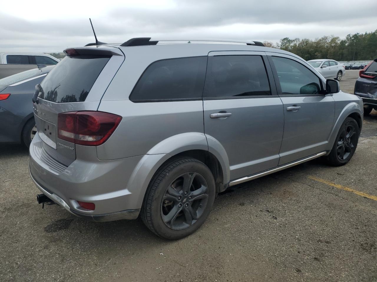 Photo 2 VIN: 3C4PDCGB7JT532846 - DODGE JOURNEY 