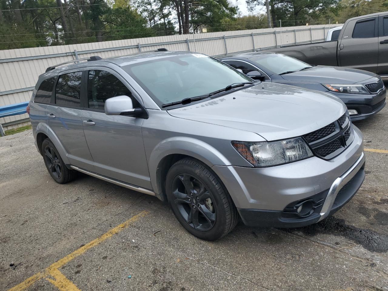 Photo 3 VIN: 3C4PDCGB7JT532846 - DODGE JOURNEY 