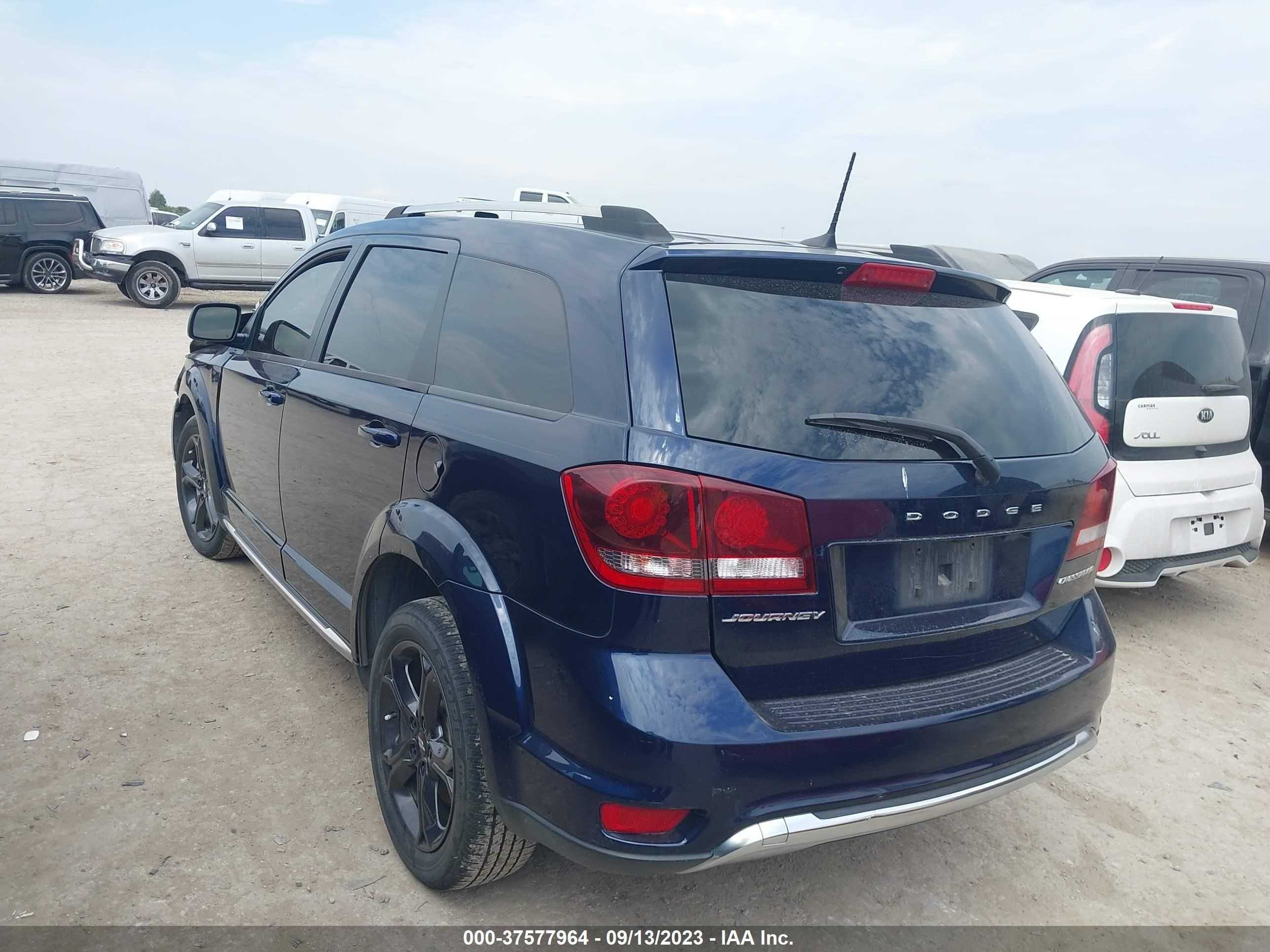 Photo 2 VIN: 3C4PDCGBXKT746733 - DODGE JOURNEY 