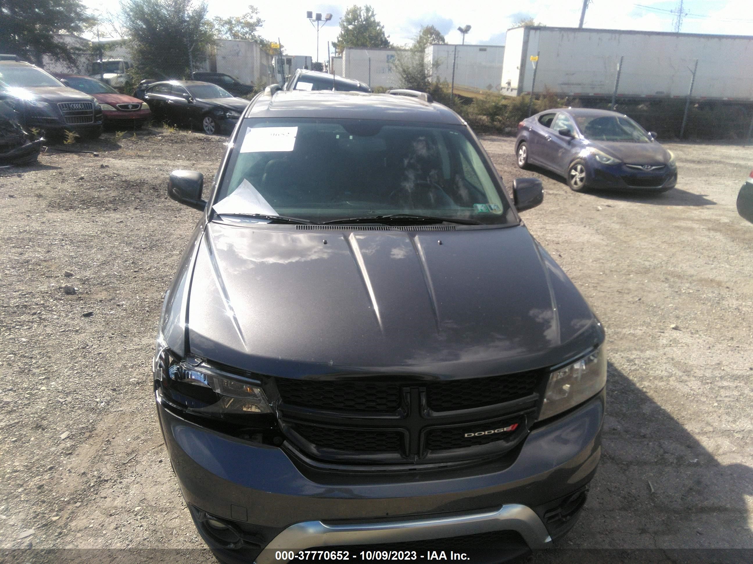 Photo 11 VIN: 3C4PDCGG5JT156675 - DODGE JOURNEY 