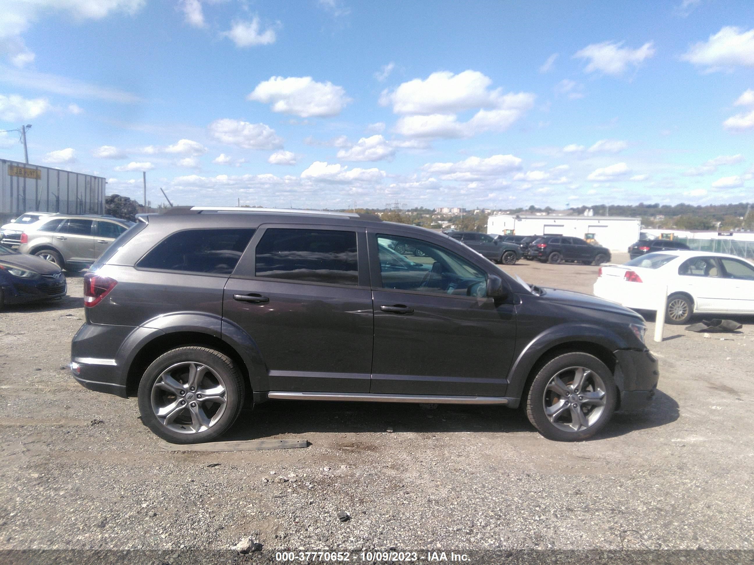 Photo 12 VIN: 3C4PDCGG5JT156675 - DODGE JOURNEY 