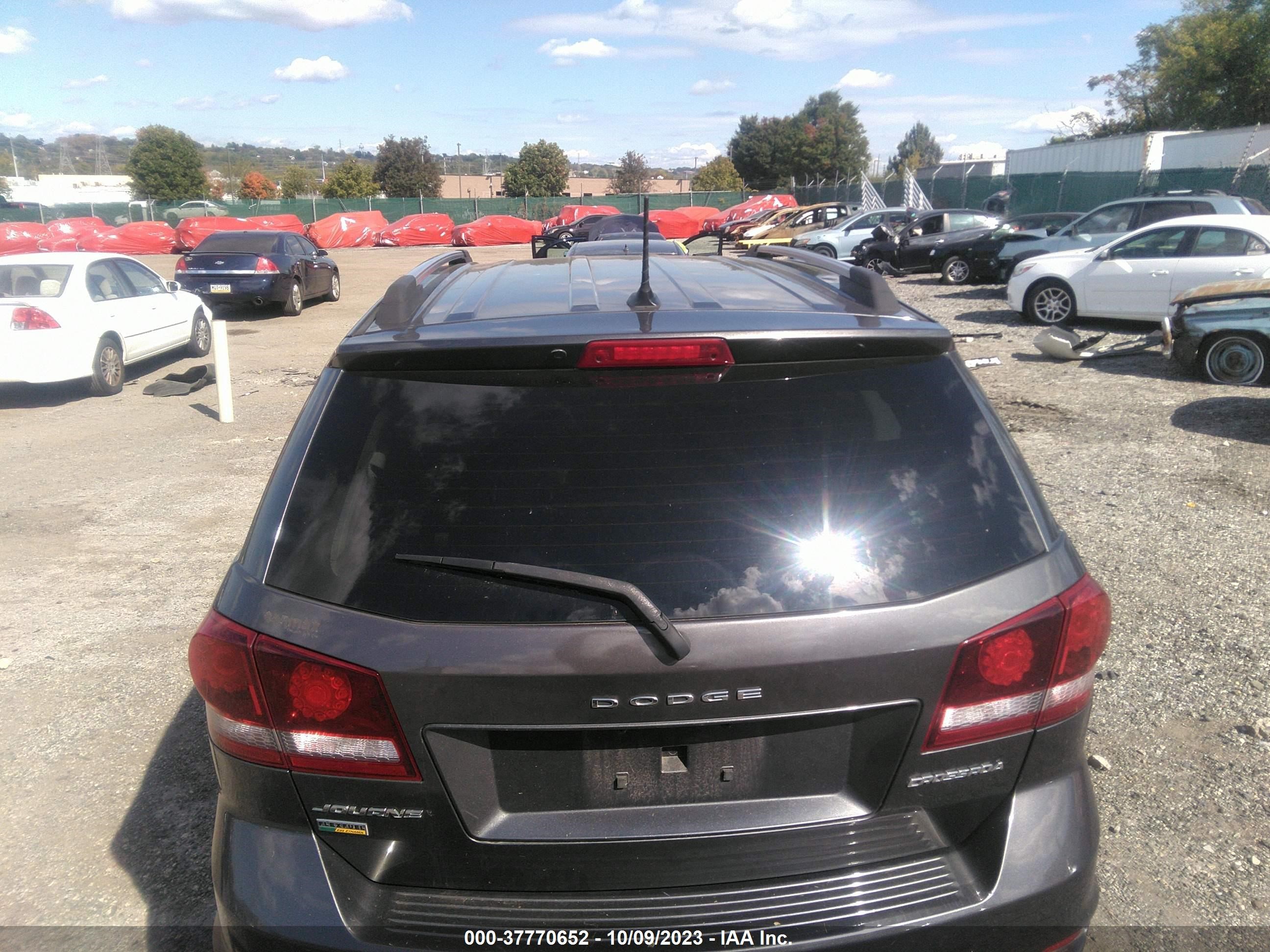 Photo 15 VIN: 3C4PDCGG5JT156675 - DODGE JOURNEY 