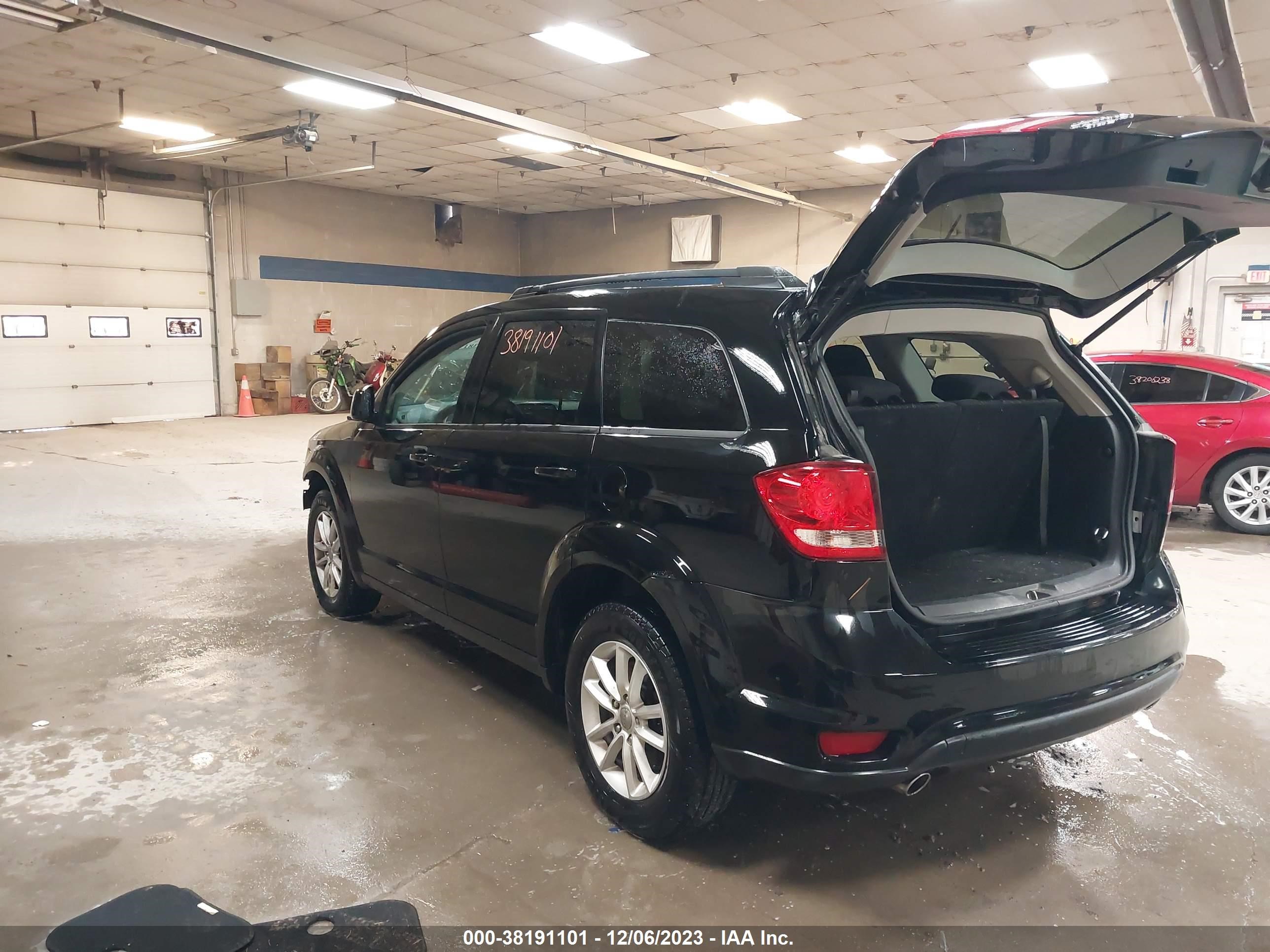 Photo 2 VIN: 3C4PDDBG1ET161486 - DODGE JOURNEY 