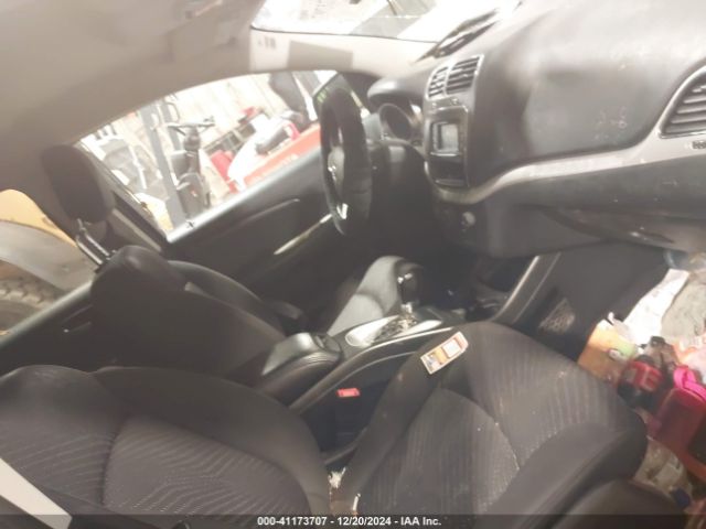 Photo 4 VIN: 3C4PDDBG2FT749124 - DODGE JOURNEY 