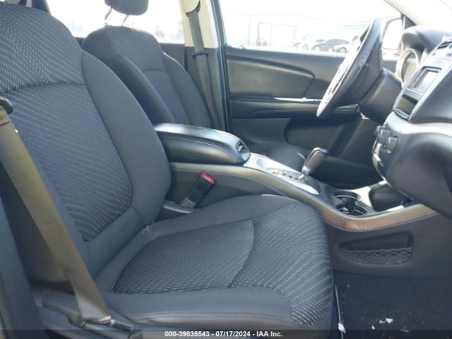 Photo 4 VIN: 3C4PDDBG3HT592013 - DODGE JOURNEY 