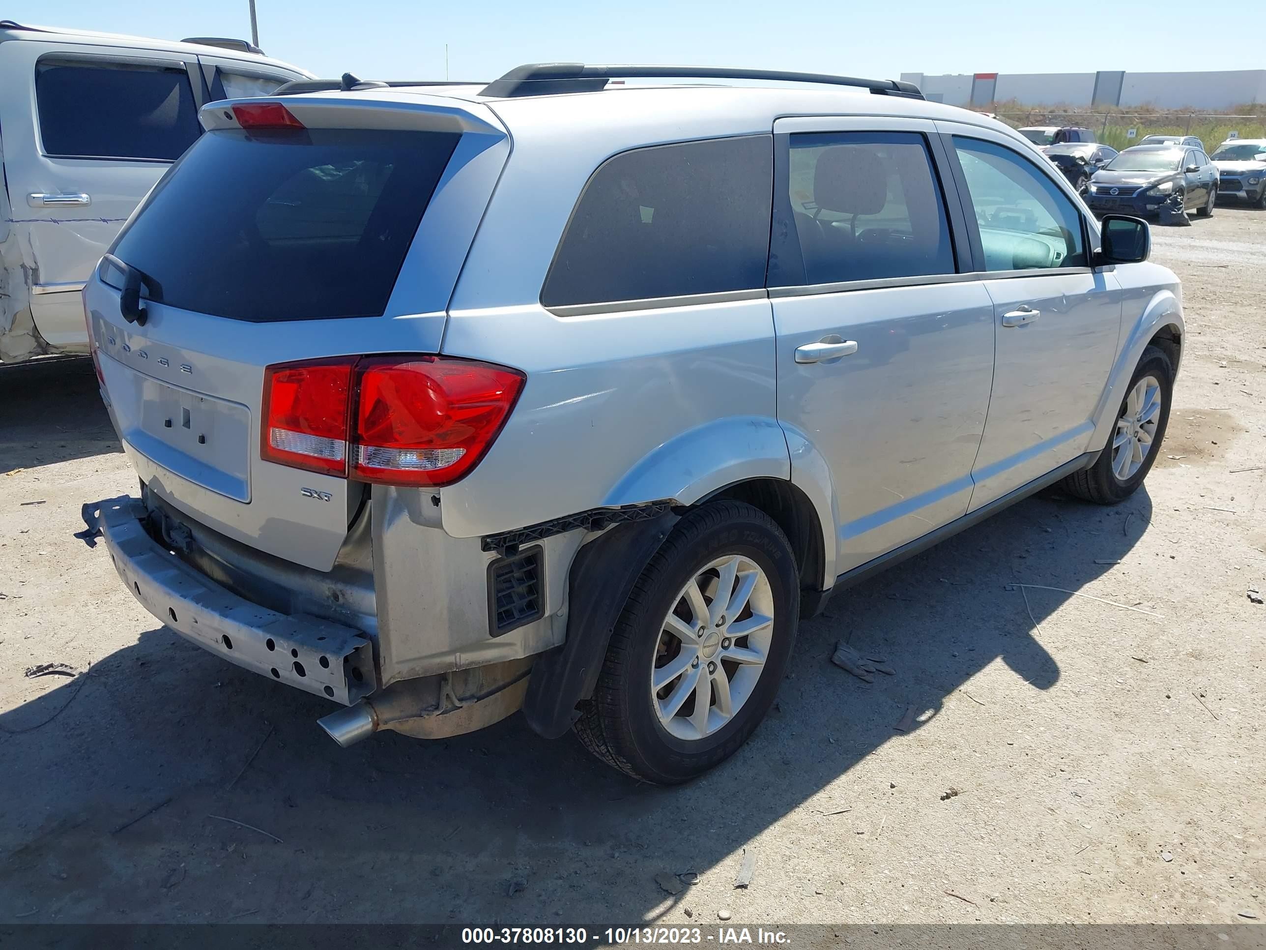 Photo 3 VIN: 3C4PDDBG6DT586796 - DODGE JOURNEY 